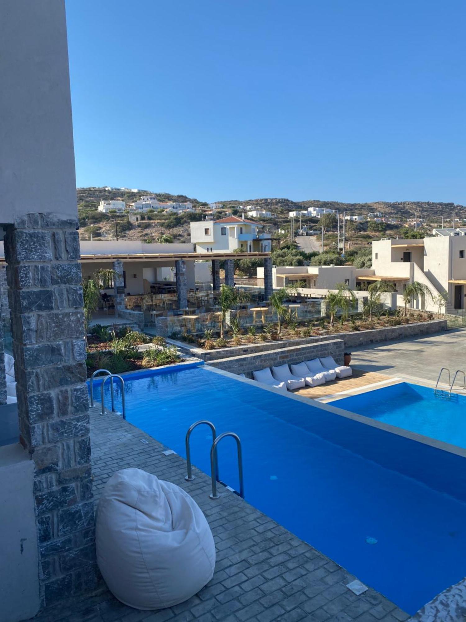 Superior Room Shared Pool