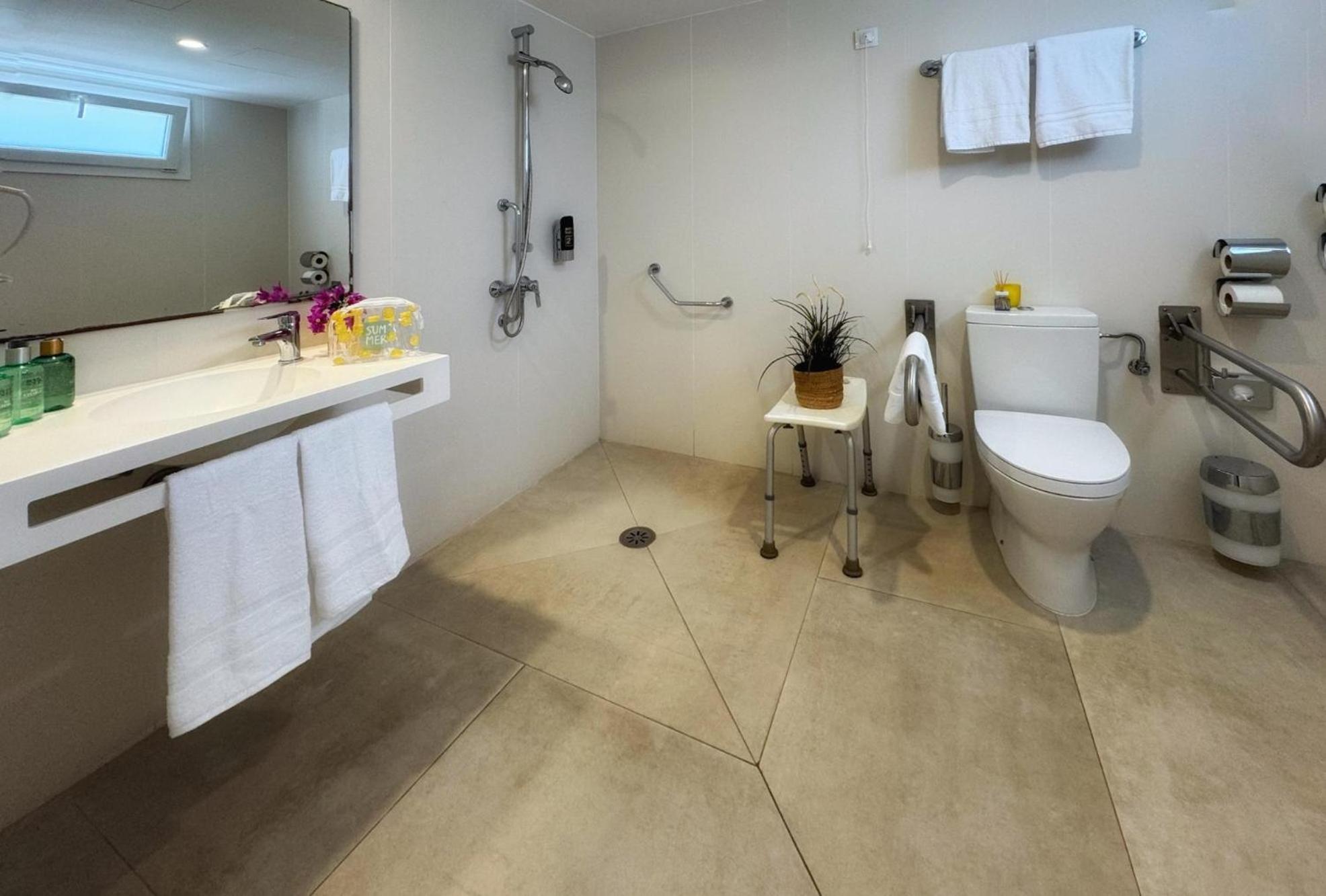 Habitación Doble adaptada para personas con movilidad reducida
