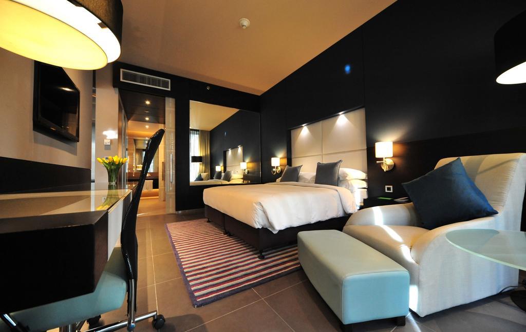 One-Bedroom Suite Balcony,559542066:JPEG