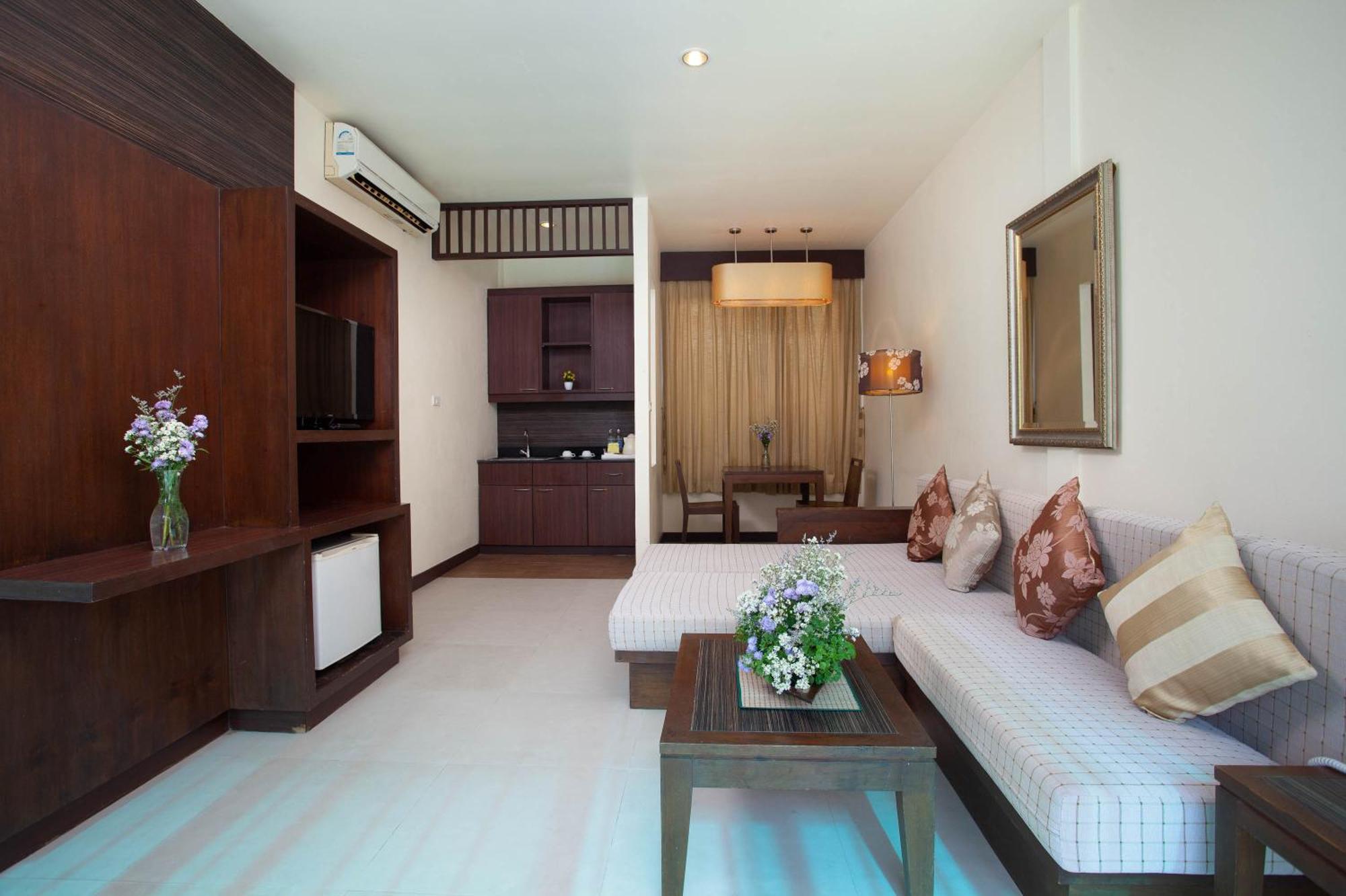 Suite Courtyard