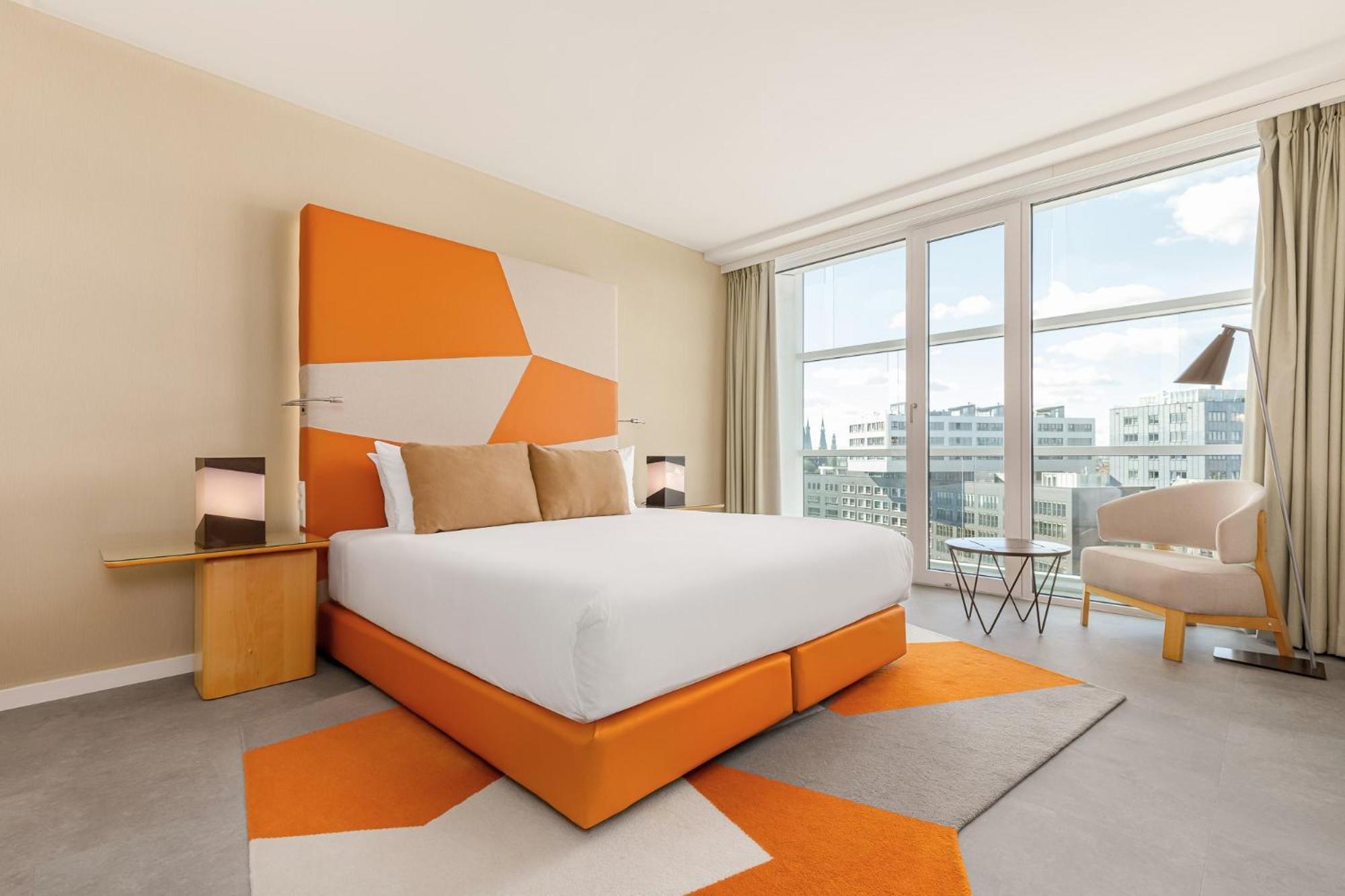 Queen Room Upper Floors