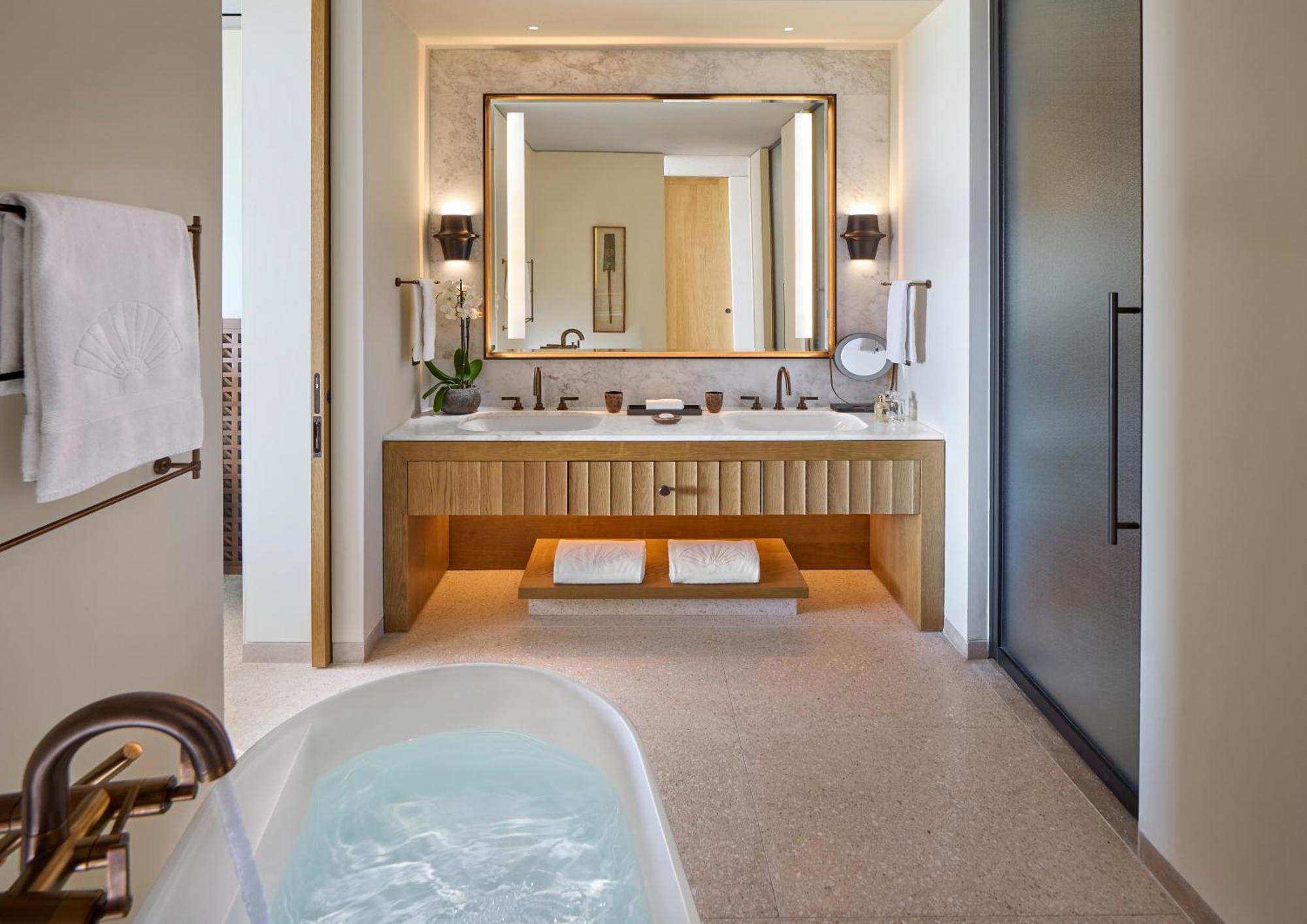 Deluxe Bay View Junior Suite King or Twin