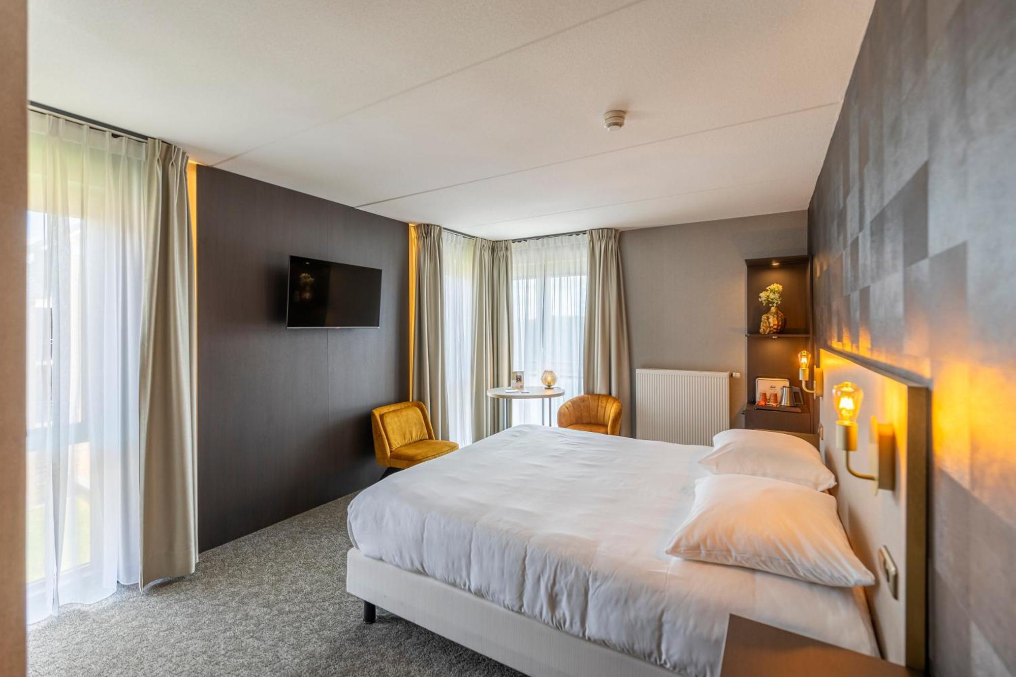 Deluxe Double Room,1628647444:JPEG