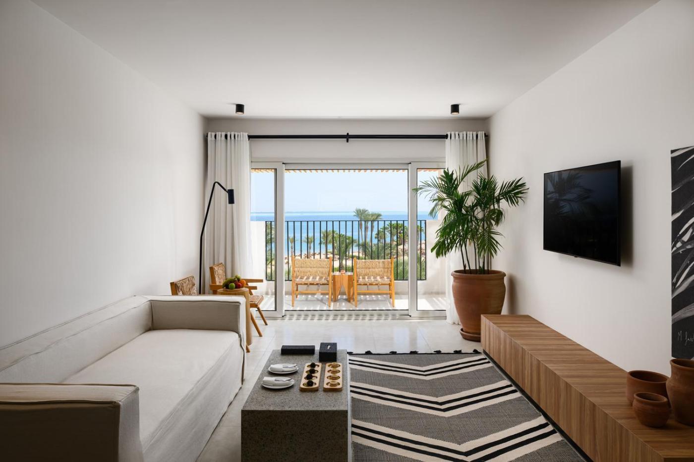 One-Bedroom Suite,1628765548:JPEG
