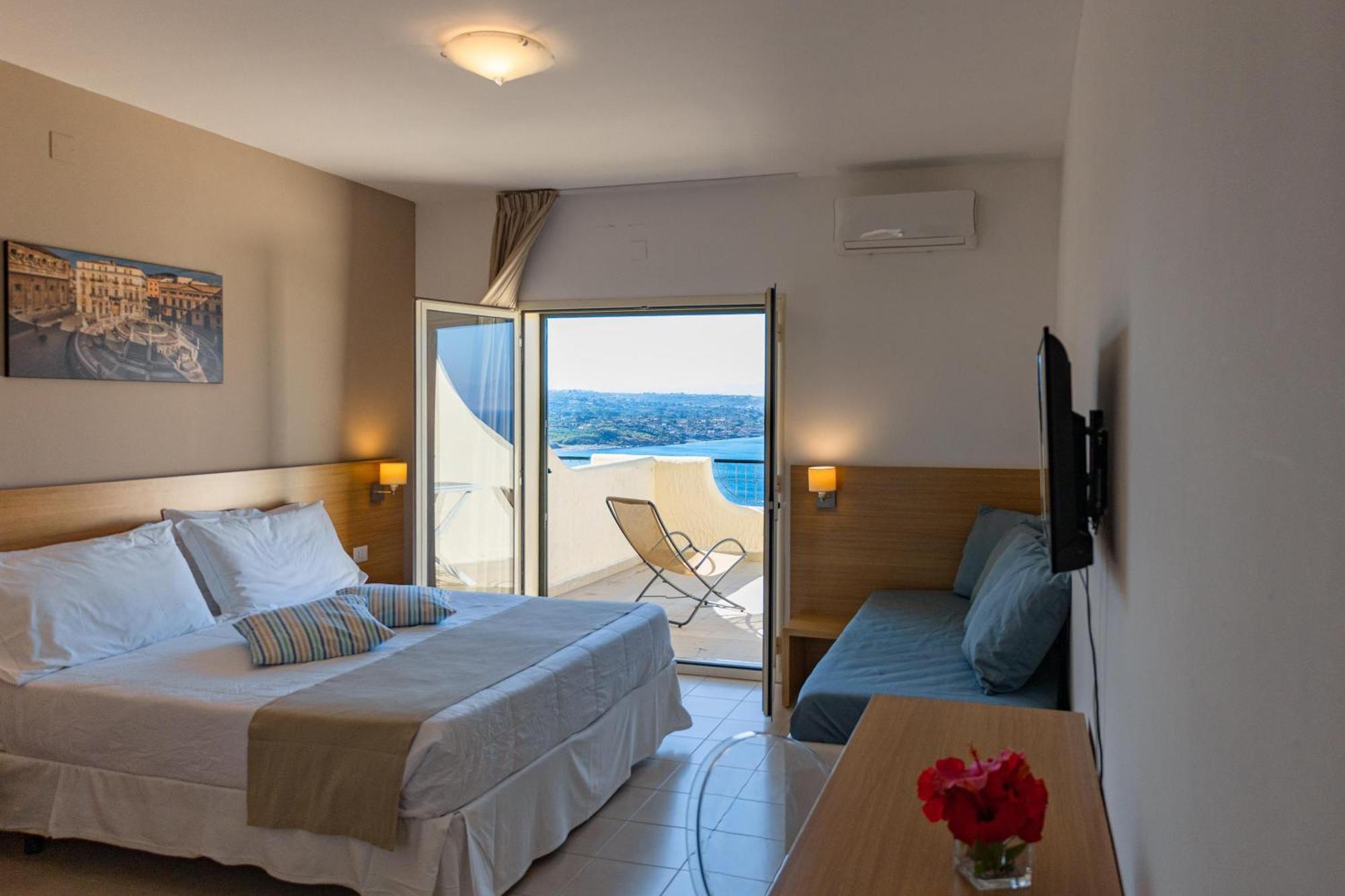 Comfort Triple Room Sea View