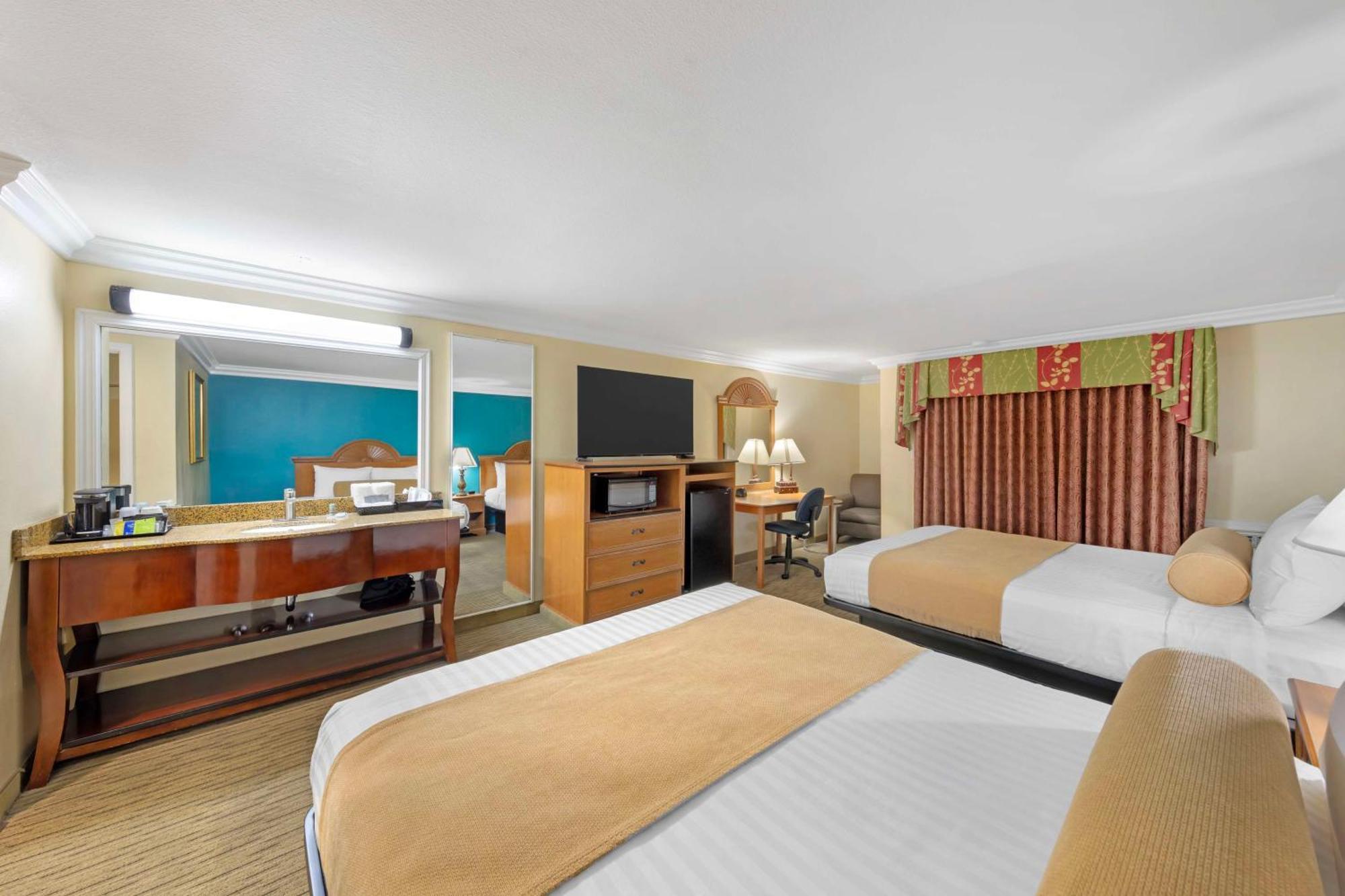 Queen Room with Two Queen Beds - Non-Smoking
