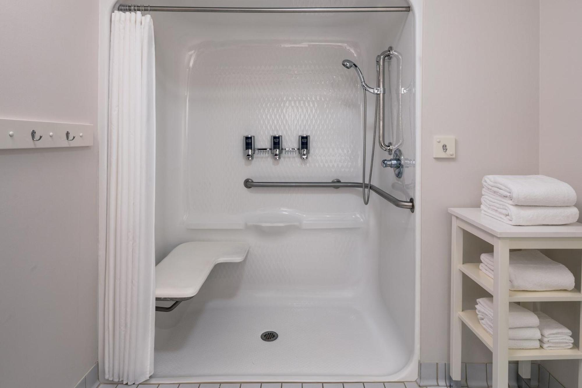 Habitación con cama extragrande