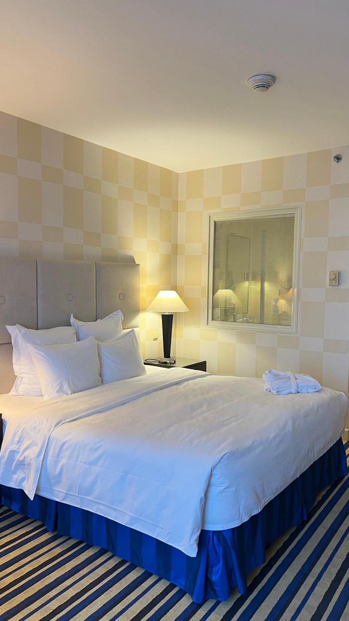 Deluxe Room with 1 King bed