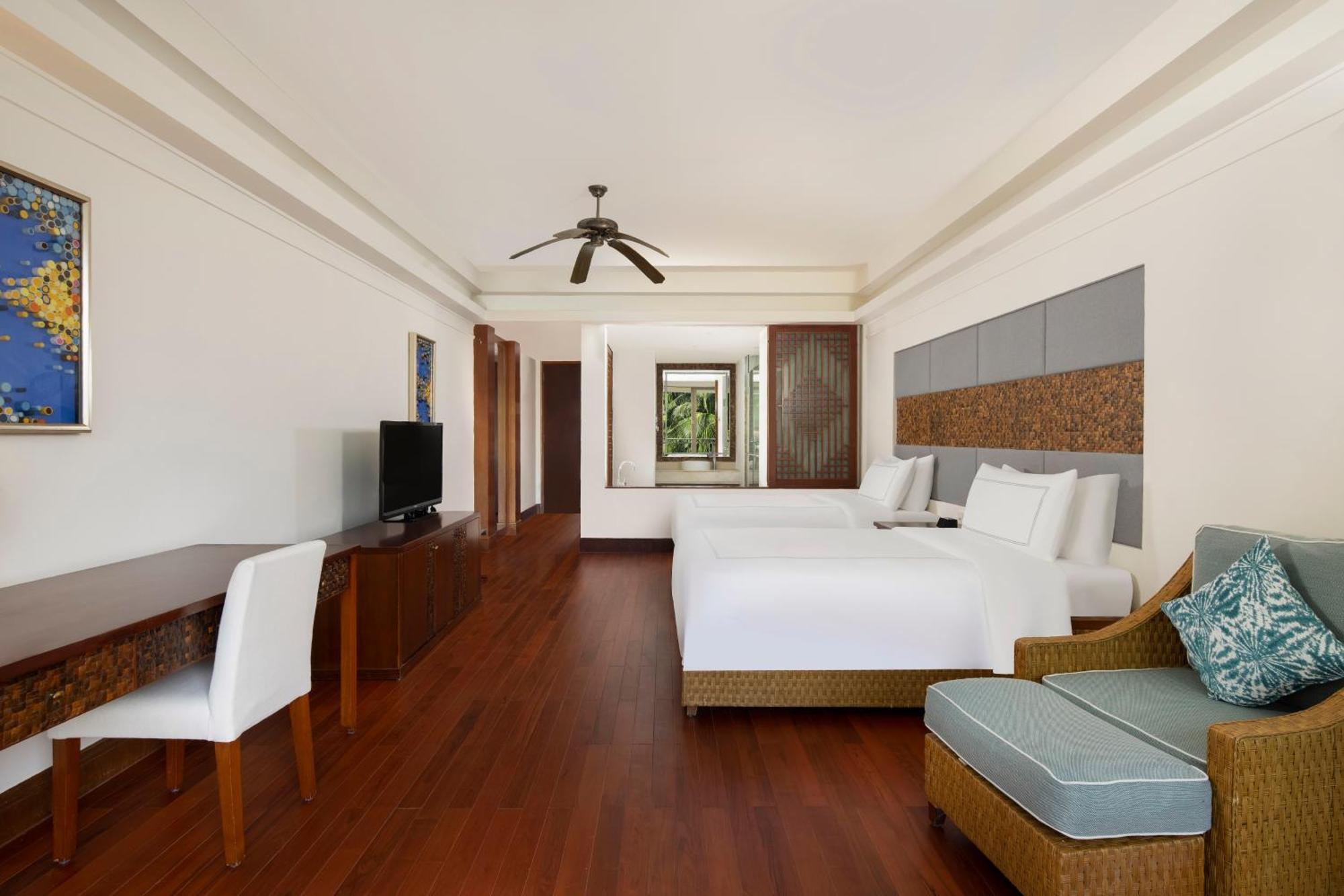 Swiss Select Twin Room，Pool View