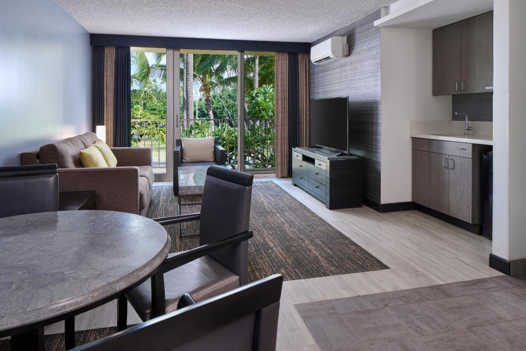 Classic 1-Bedroom Suite