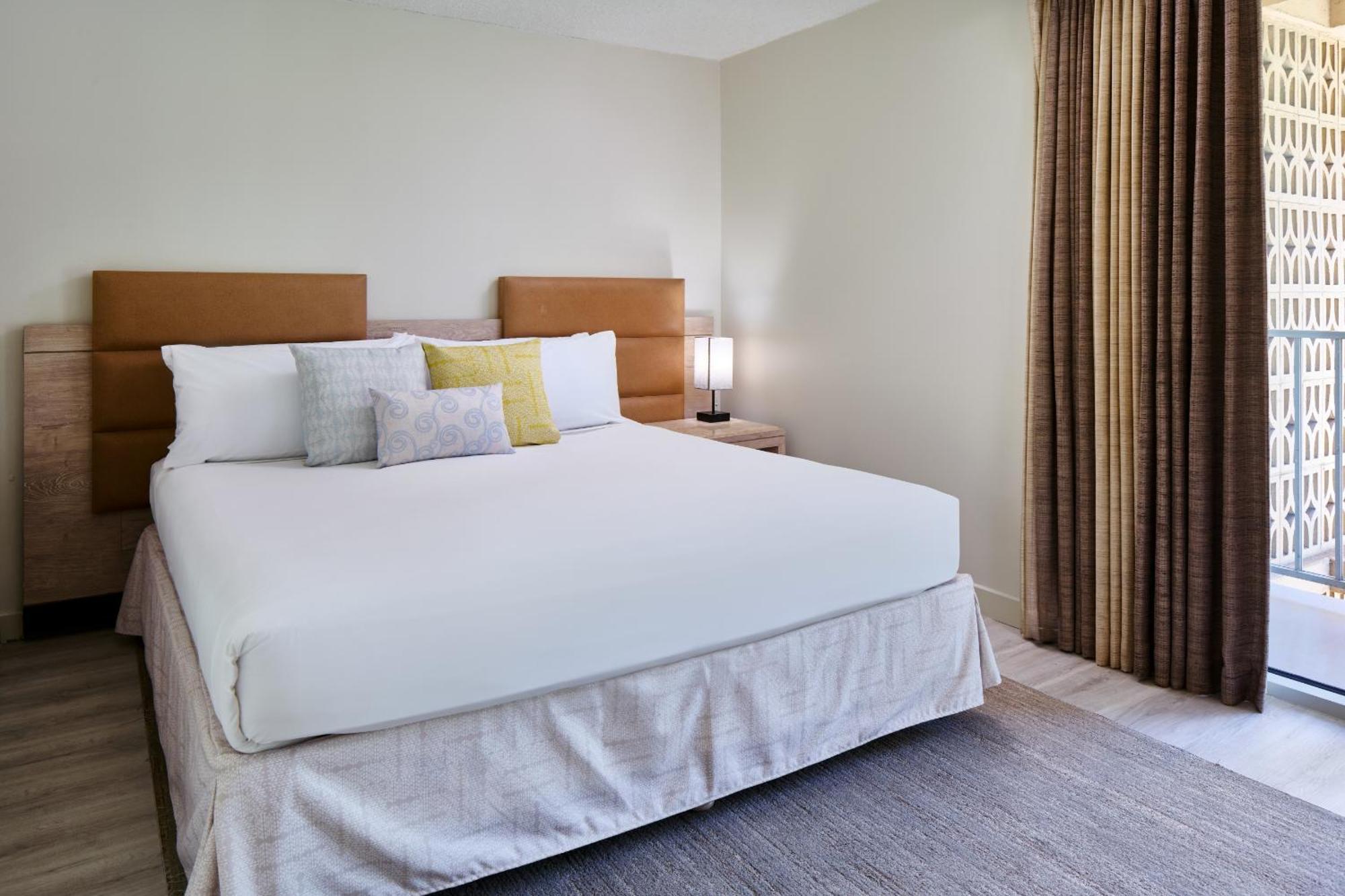 Classic 1-Bedroom Suite