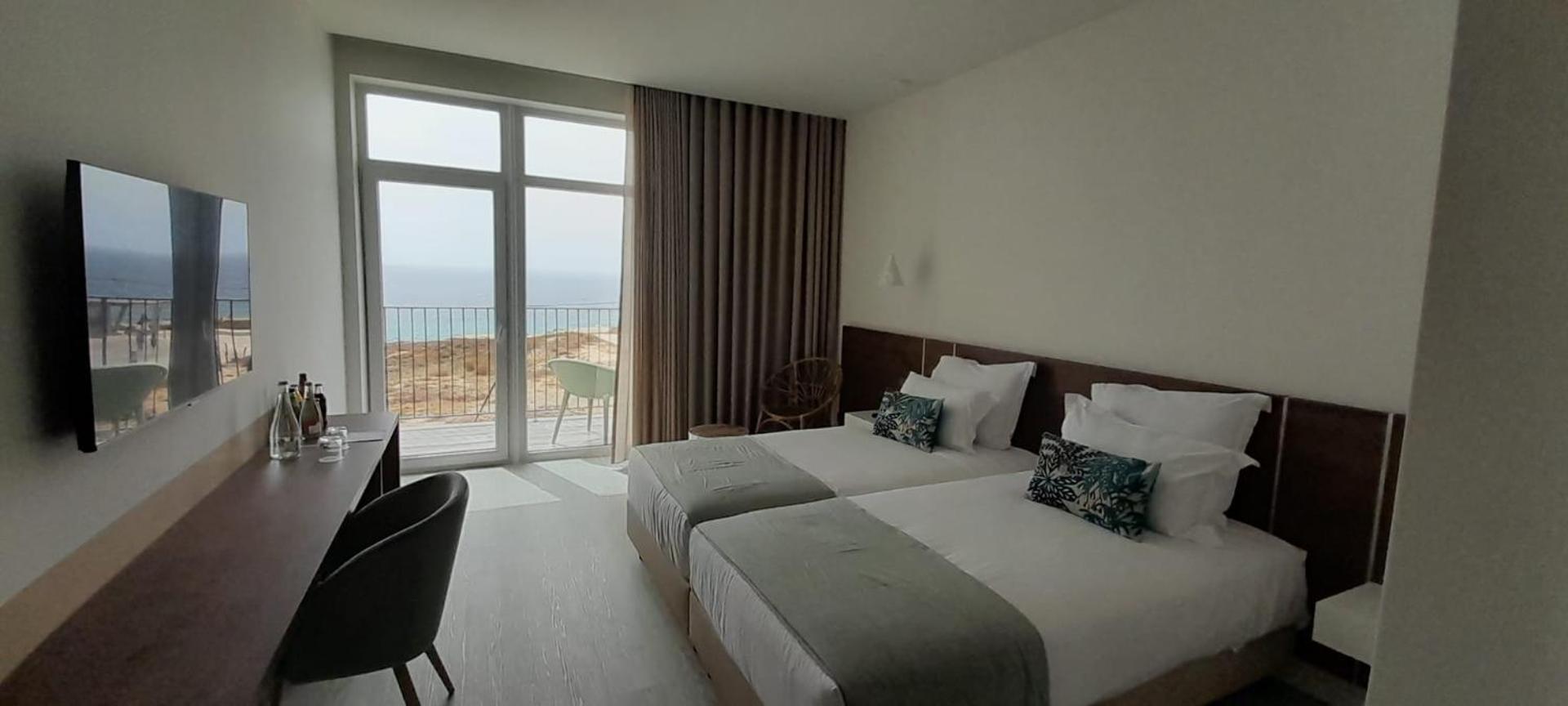 Twin Room with Sea View - upper floor