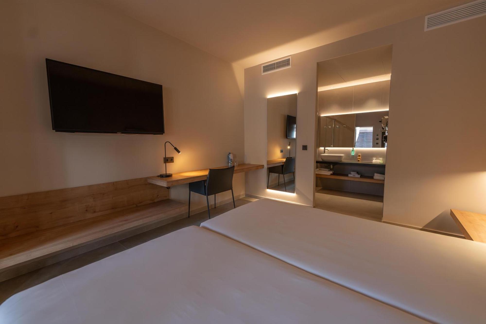 Double Room Oasis 2 (2 Adults)