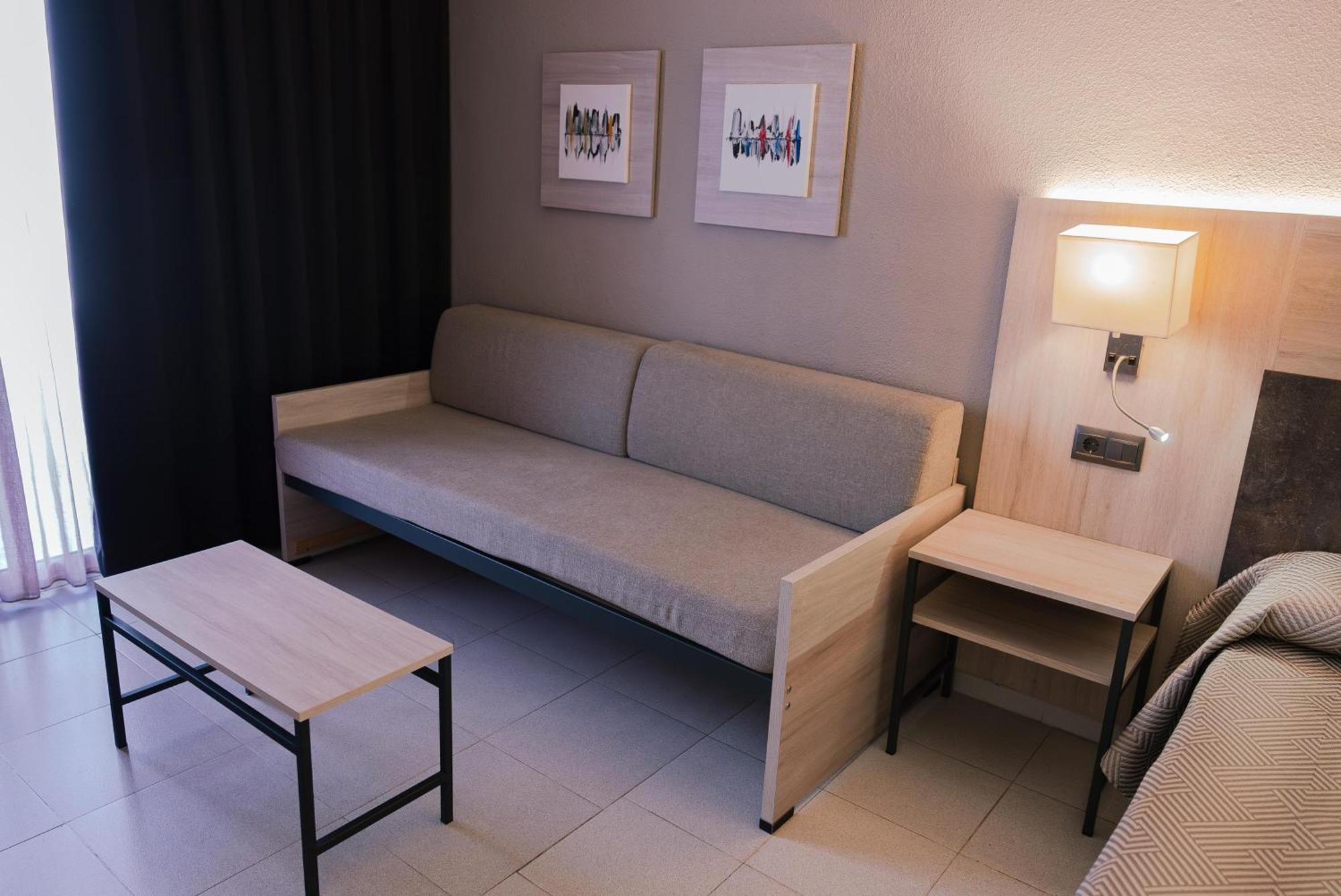 Family Room 21