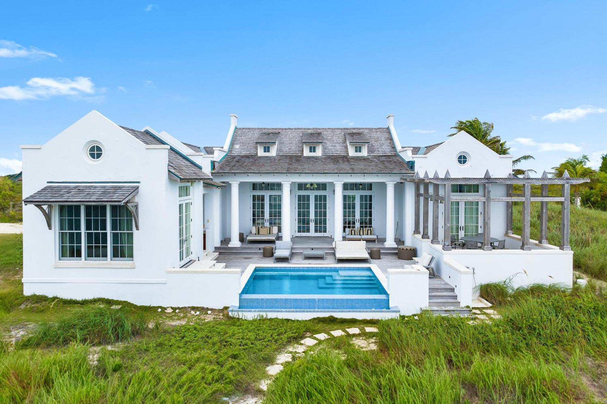 Four Bedroom Oceanfront Villa: Osprey