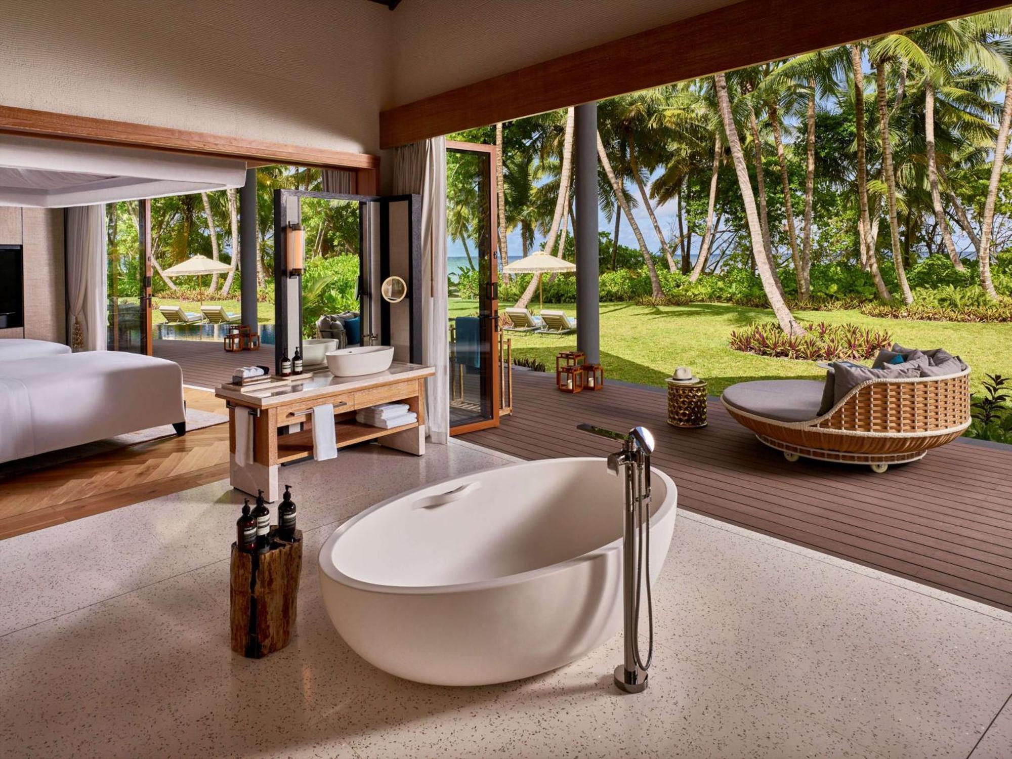 Villa mit 2 Schlafzimmern und Pool