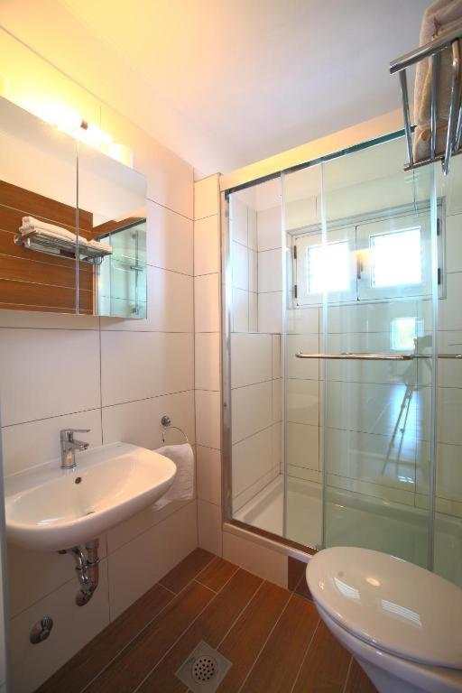 Deluxe Double Room with Balcony and Sea View