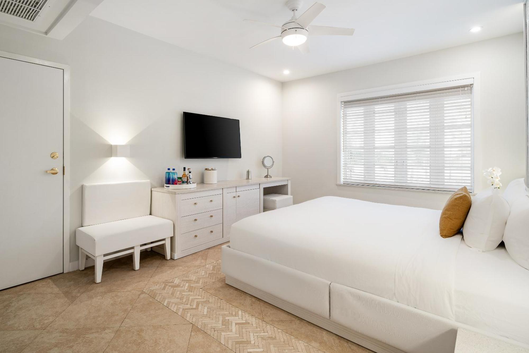 Cardozo Ocean Front King