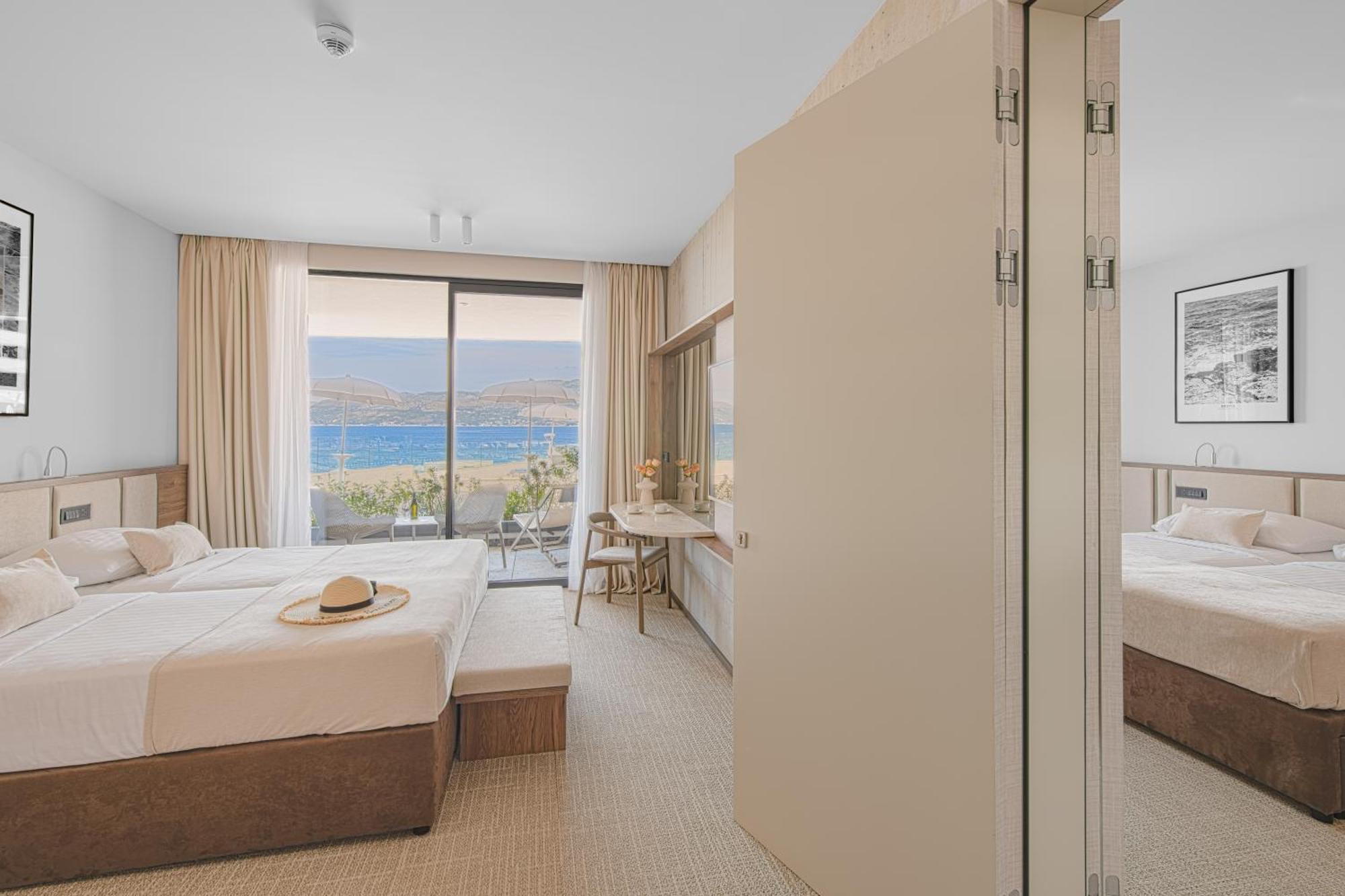 Superior connected Family Room with Sea View and Balcony