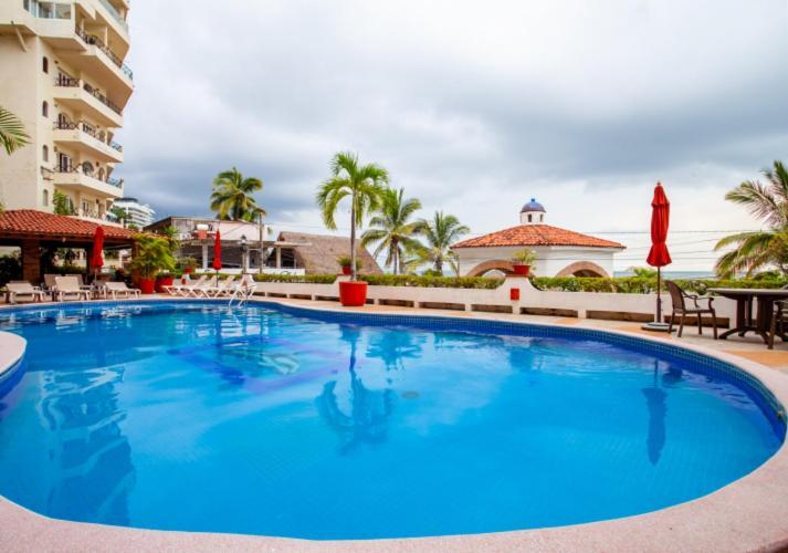Apartment Pool View
