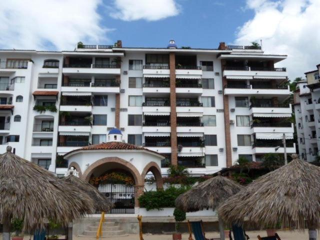 Apartment Pool View