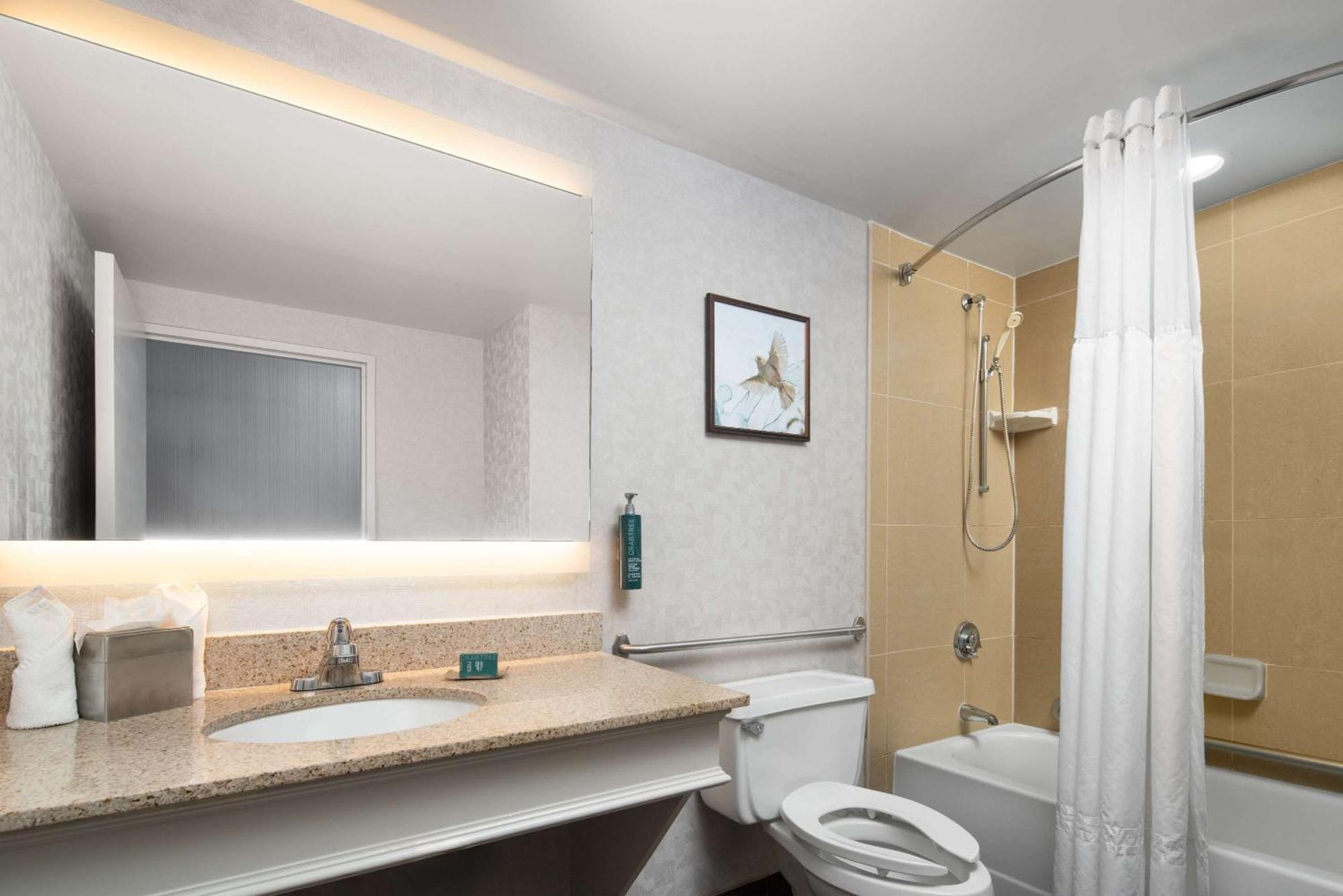 Double Room- Disability Access with Tub/Non-Smoking