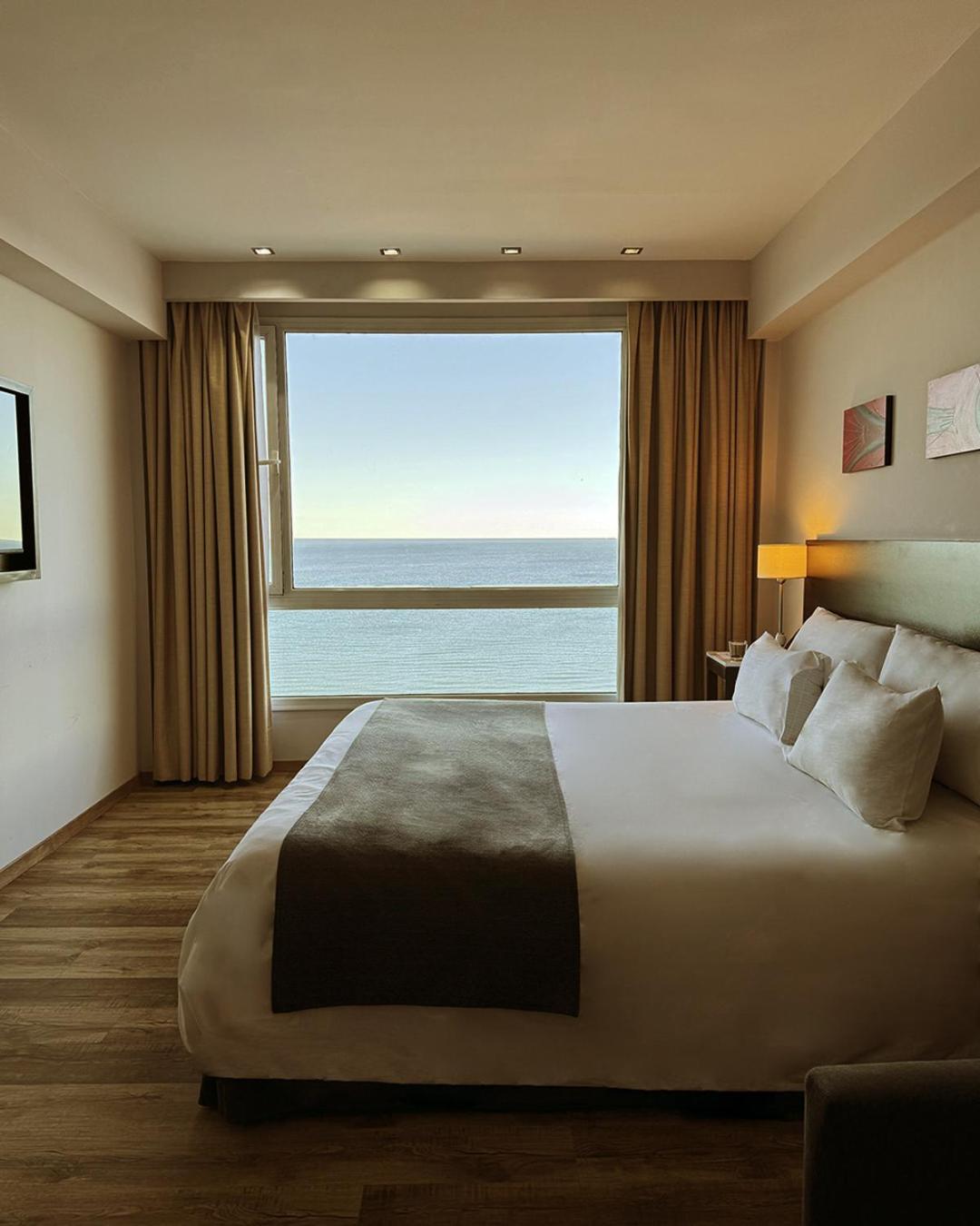 Double or Twin Room with Ocean View - Non-Smoking