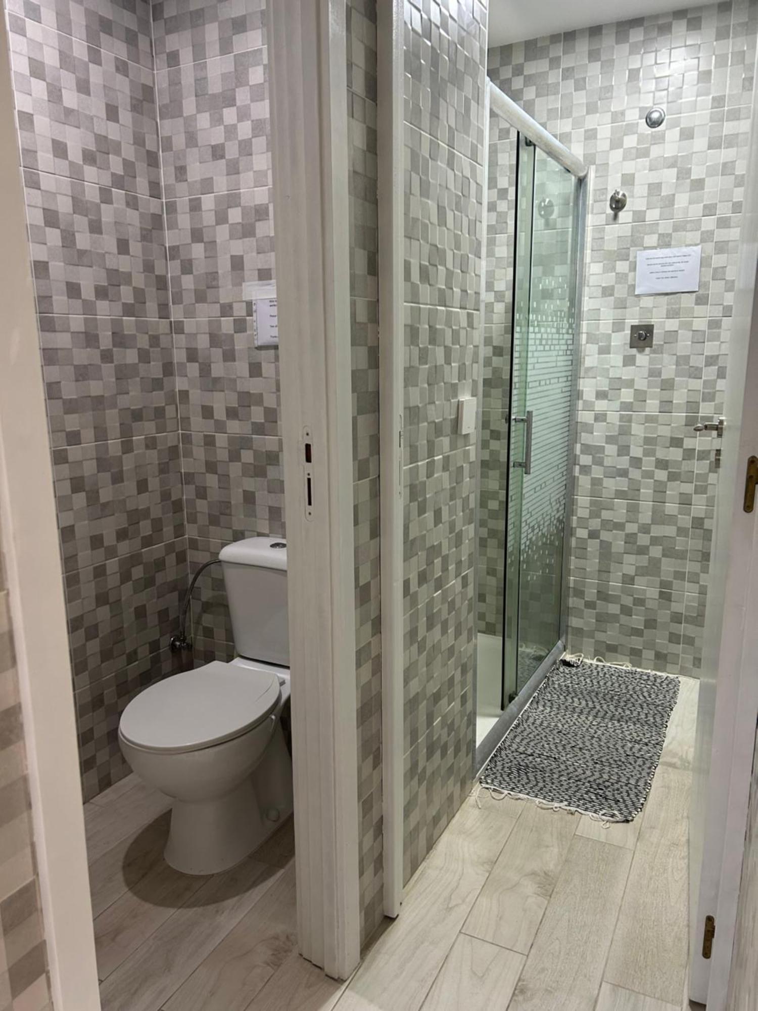 Cama em Dormitório Misto com 9 Camas