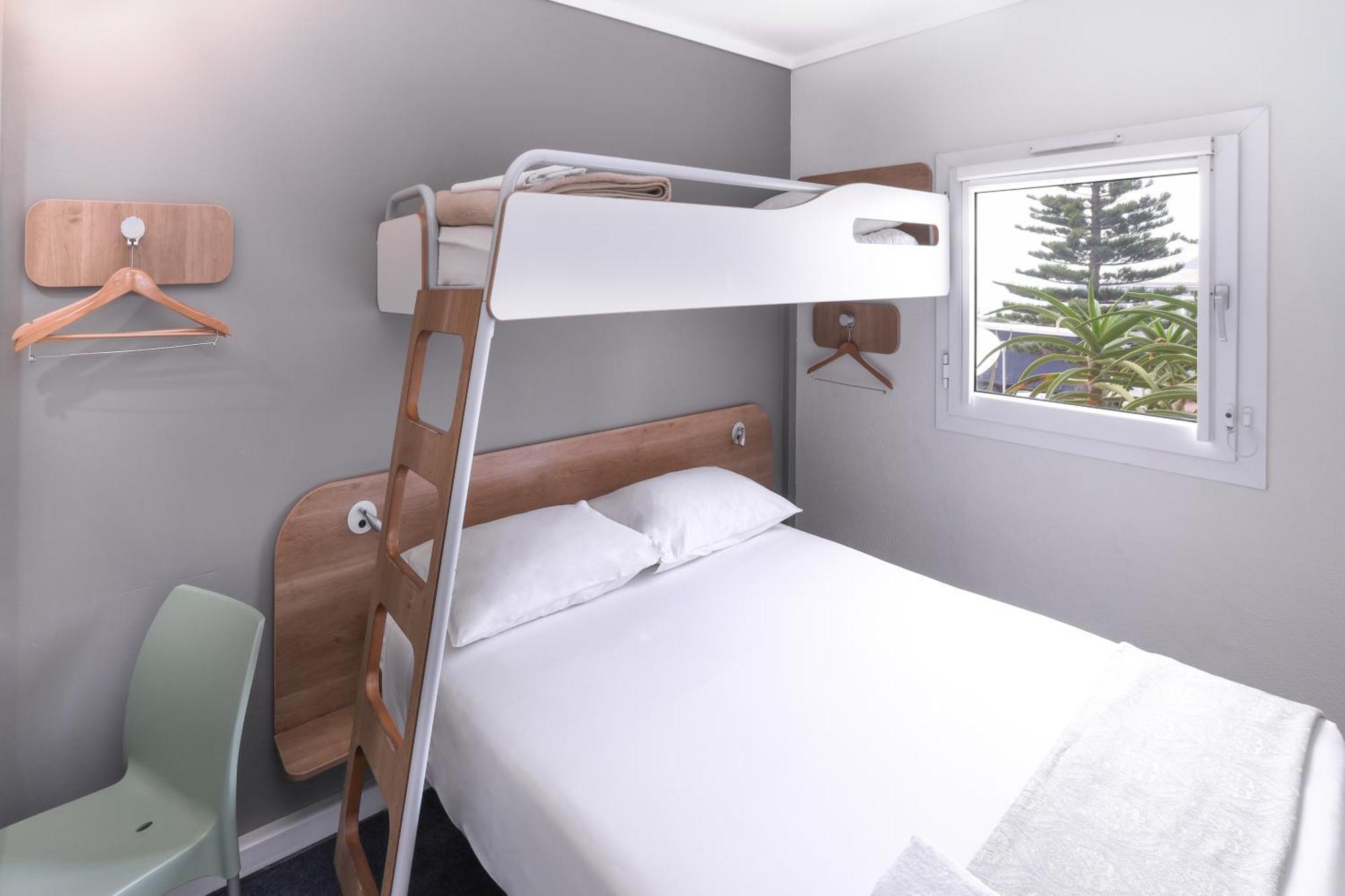 Standard Triple Room (Smoking)