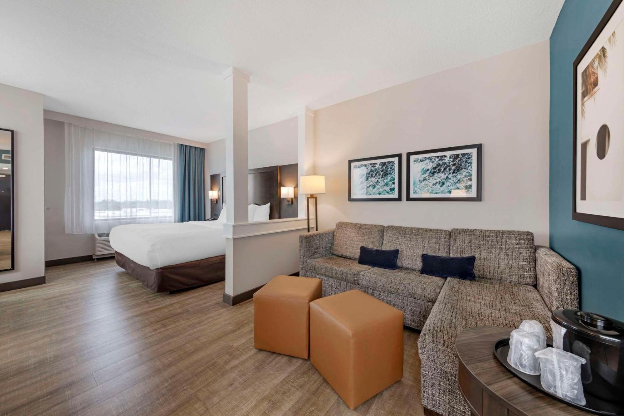 King Suite with Sofa Bed - Non-Smoking