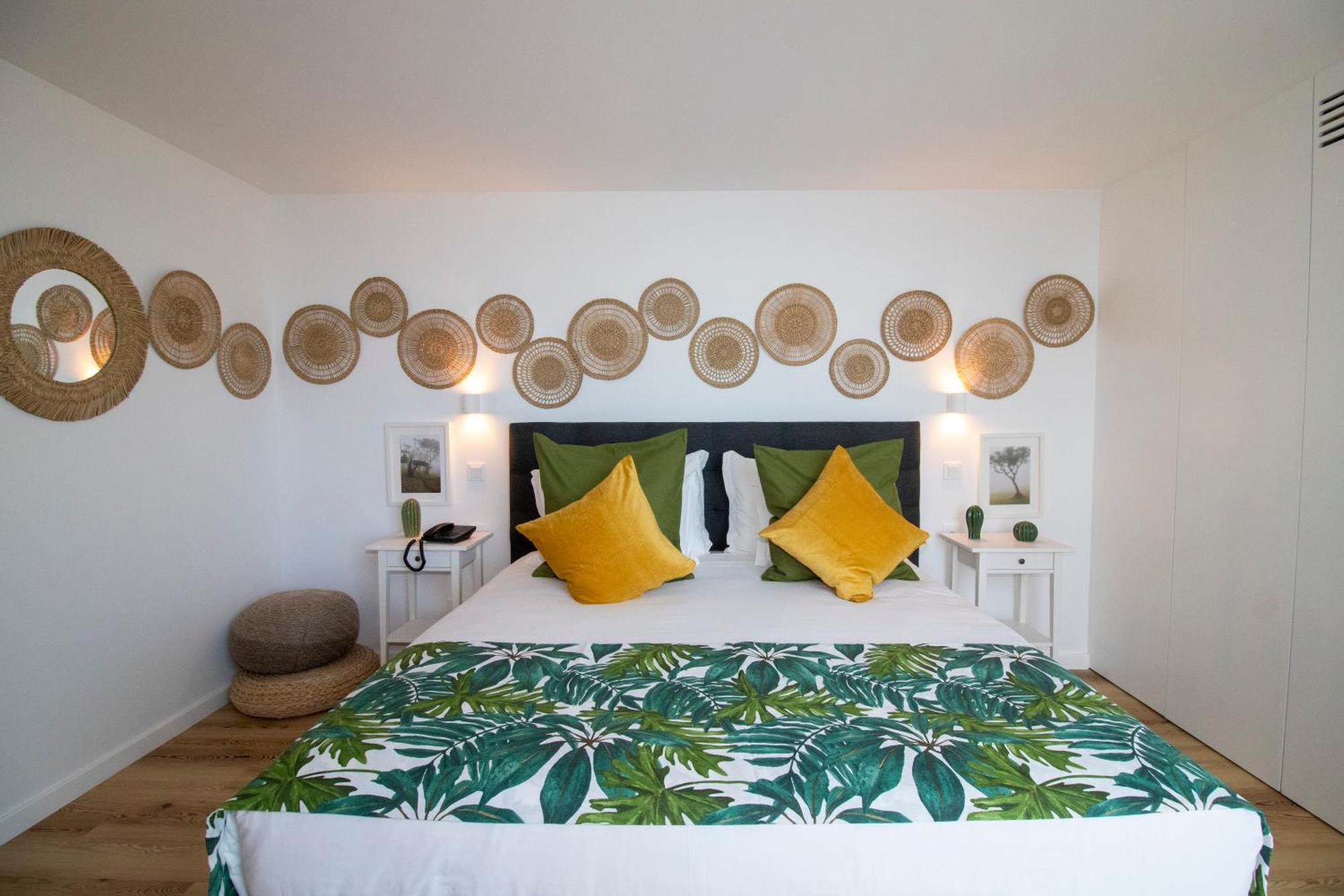 Deluxe tweepersoonskamer met balkon en uitzicht op zee