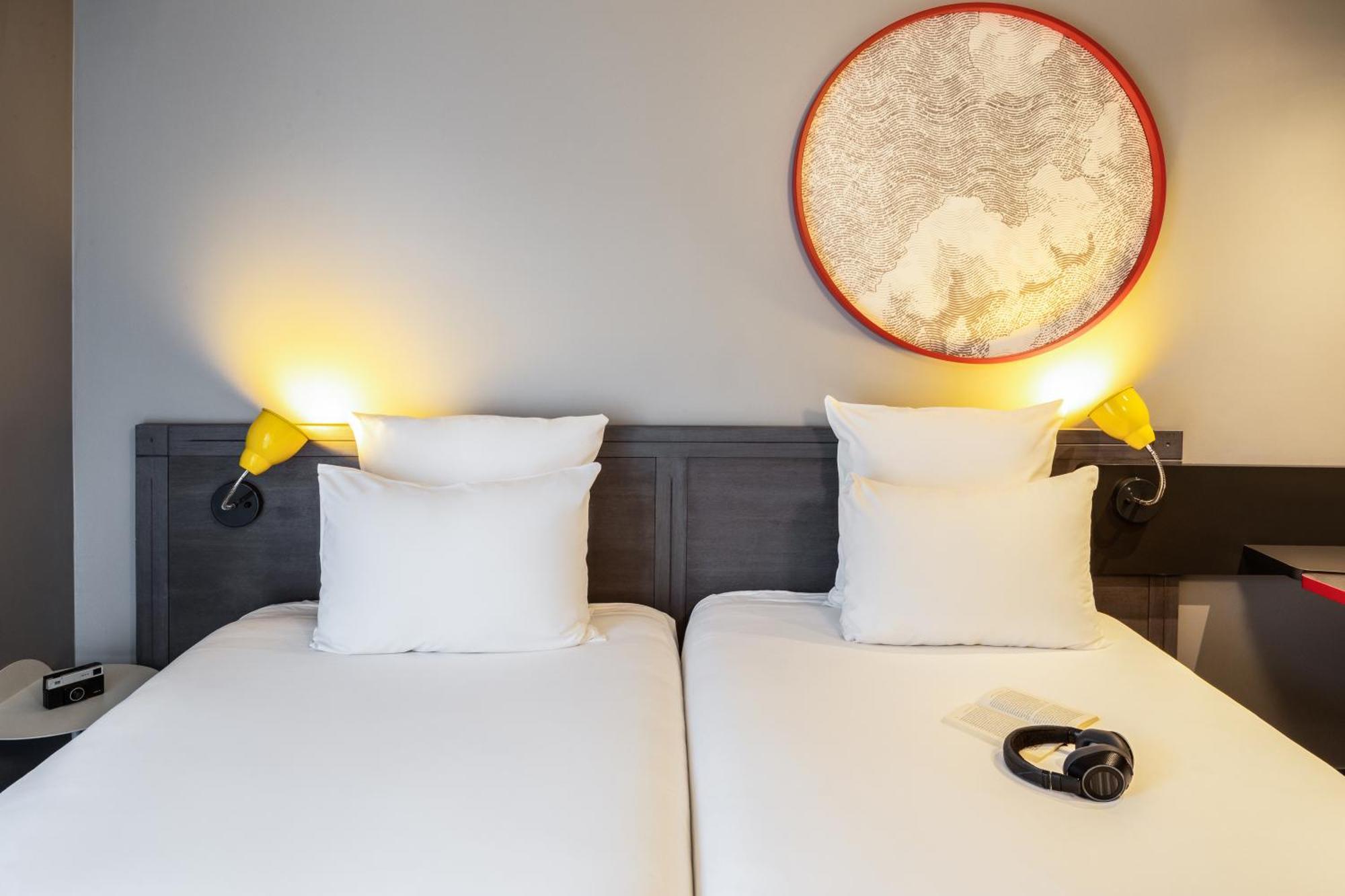 2 Adjacent Double Rooms