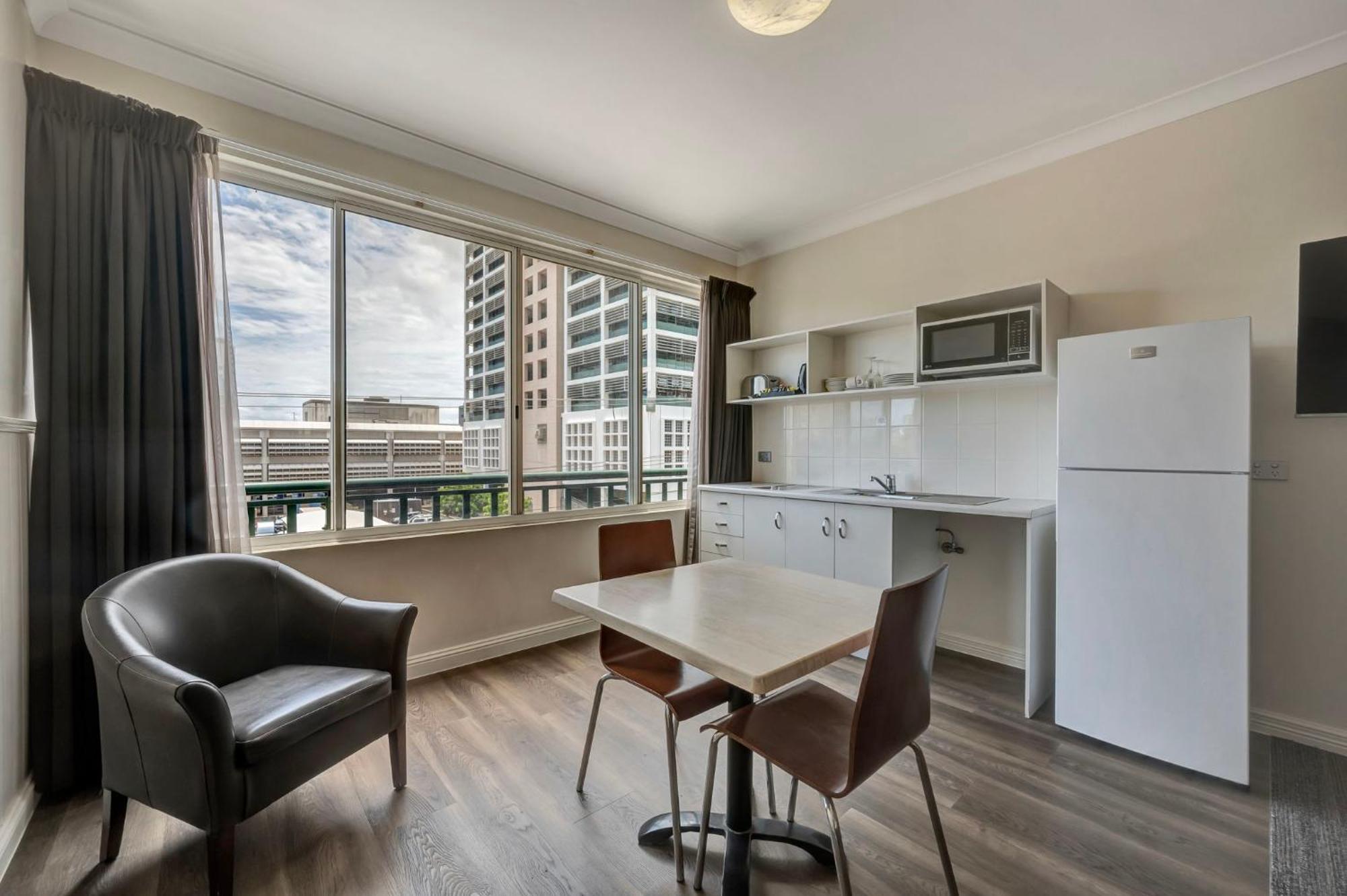 Executive met Kitchenette