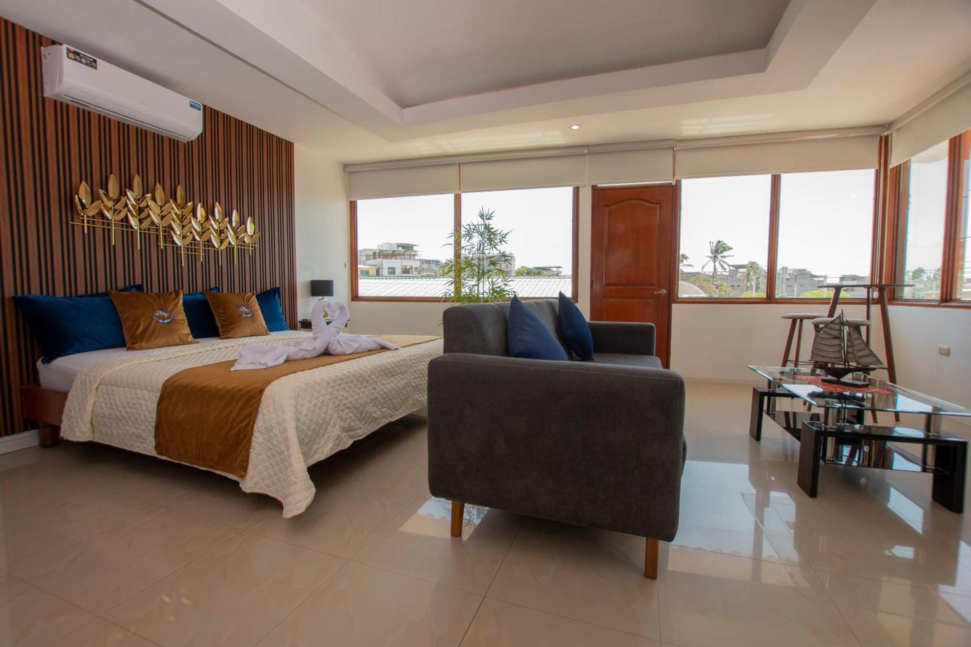 King Suite with Pool View