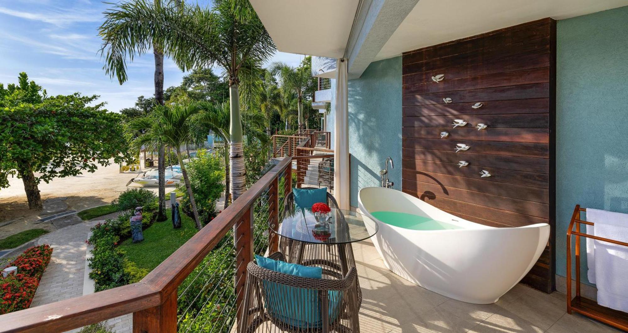 Caribbean Beachfront Grande Luxe Club Level Room tranquility soaking tub,1642974489:JPEG
