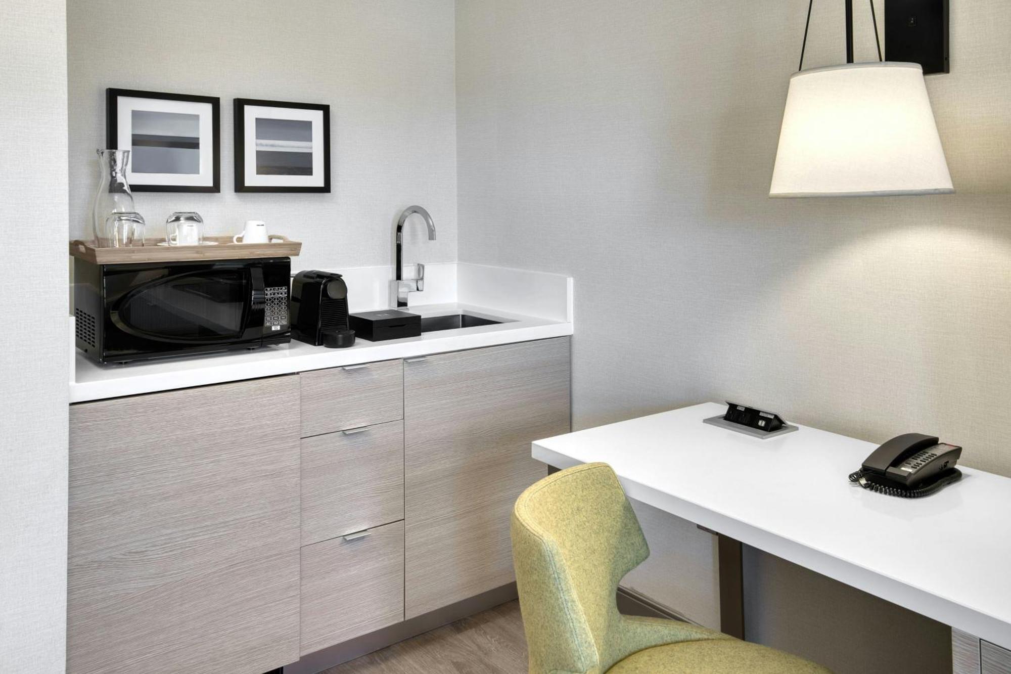 Junior Suite with 1 Bedroom 1 King, Sofa bed