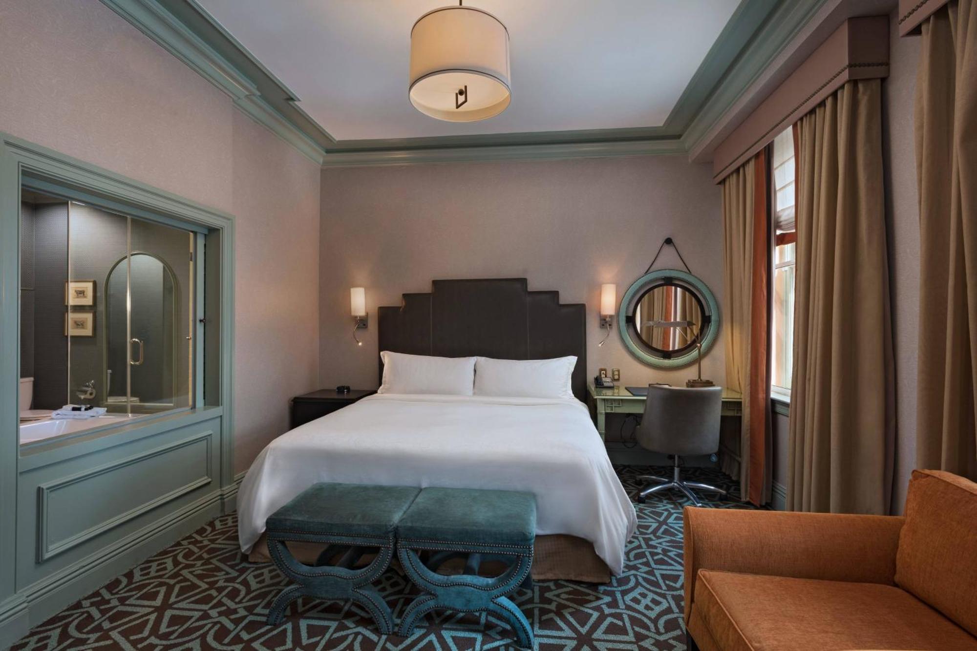 King Room with Whirlpool - City View
