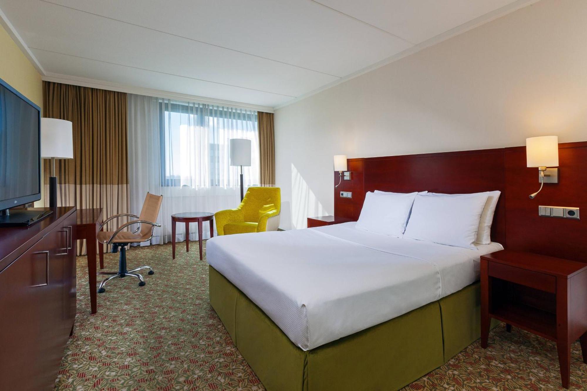 Larger Guest room 1 Queen,1623649180:JPEG