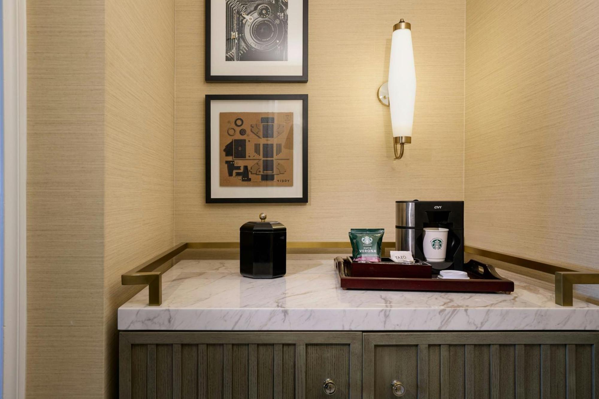 One-Bedroom King Suite