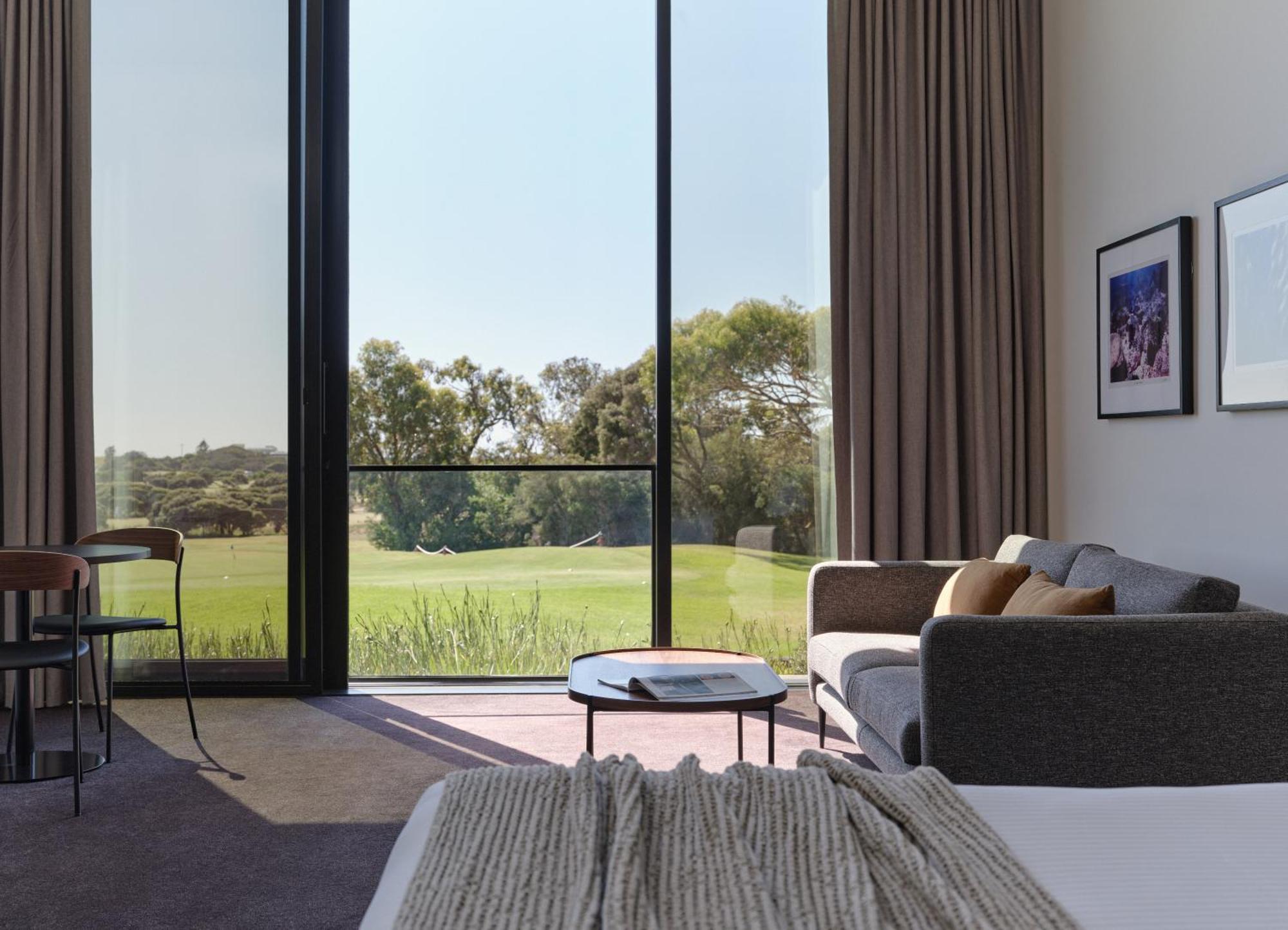 Habitación - vistas al campo de golf