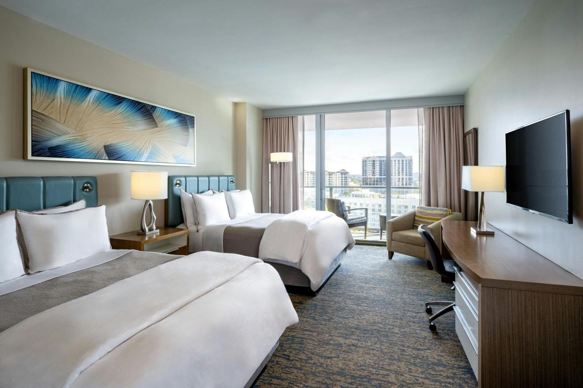 Habitación Estándar con balcón y vistas a la ciudad - 2 camas grandes