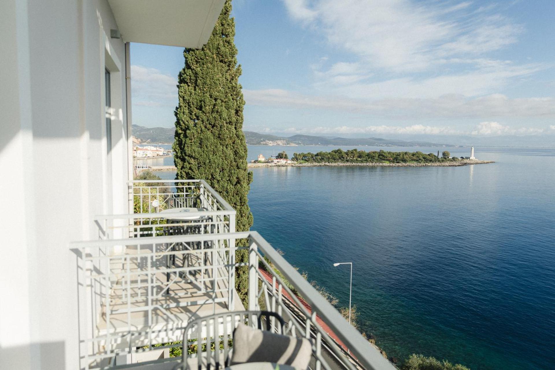Deluxe Double Room with Balcony and Sea View