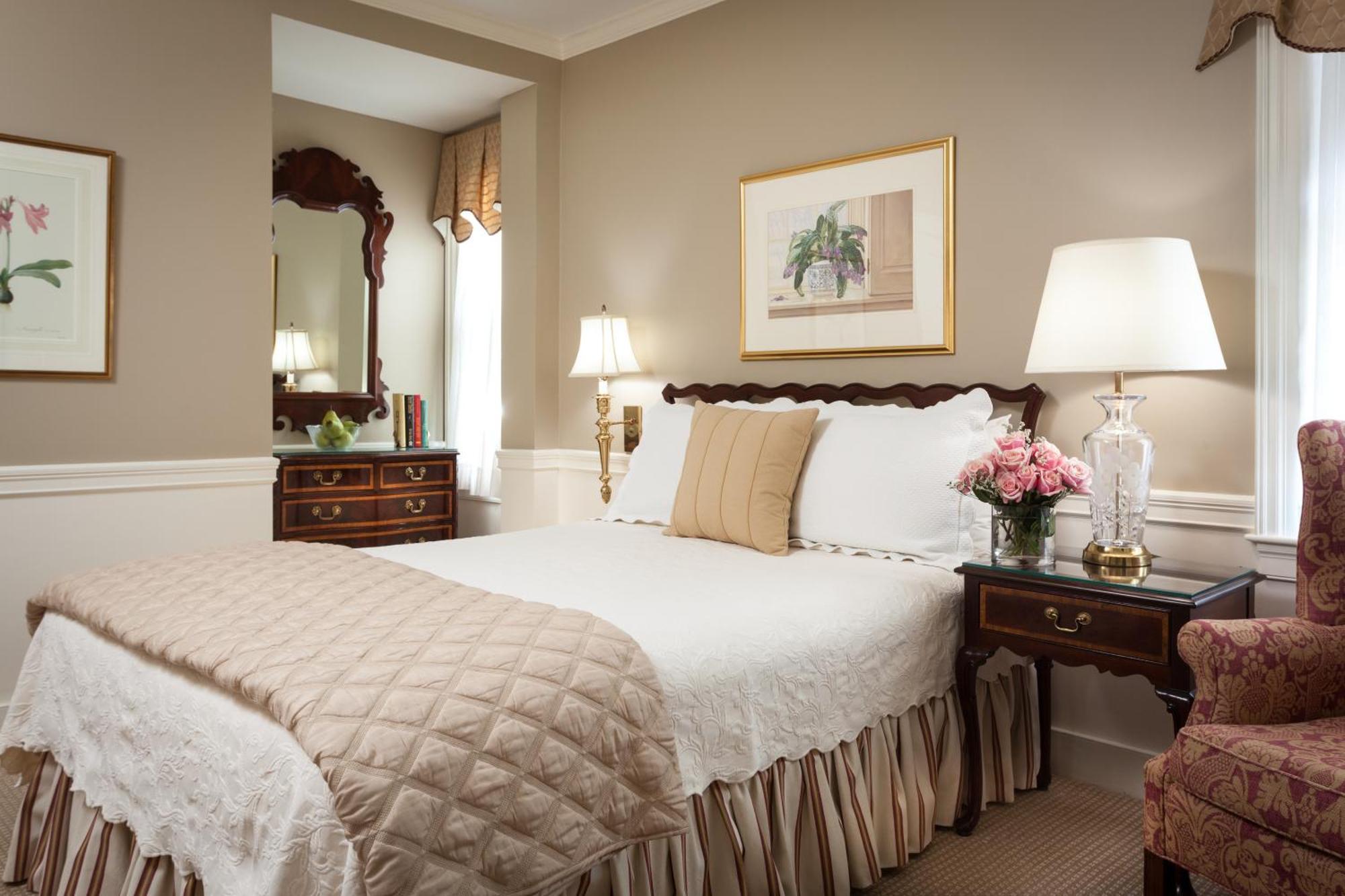 Habitación con cama grande