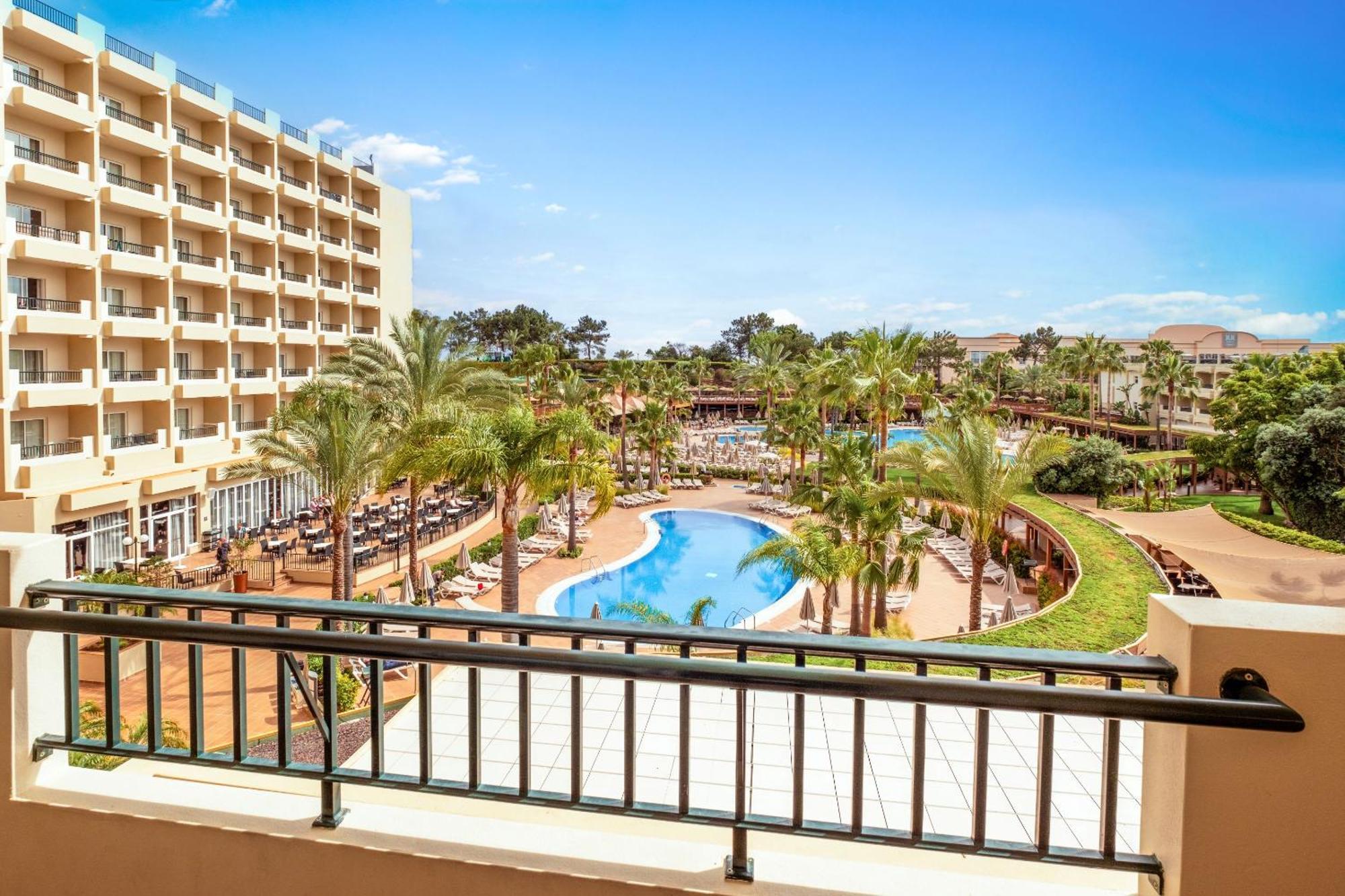 Standard Twin Room Pool View
