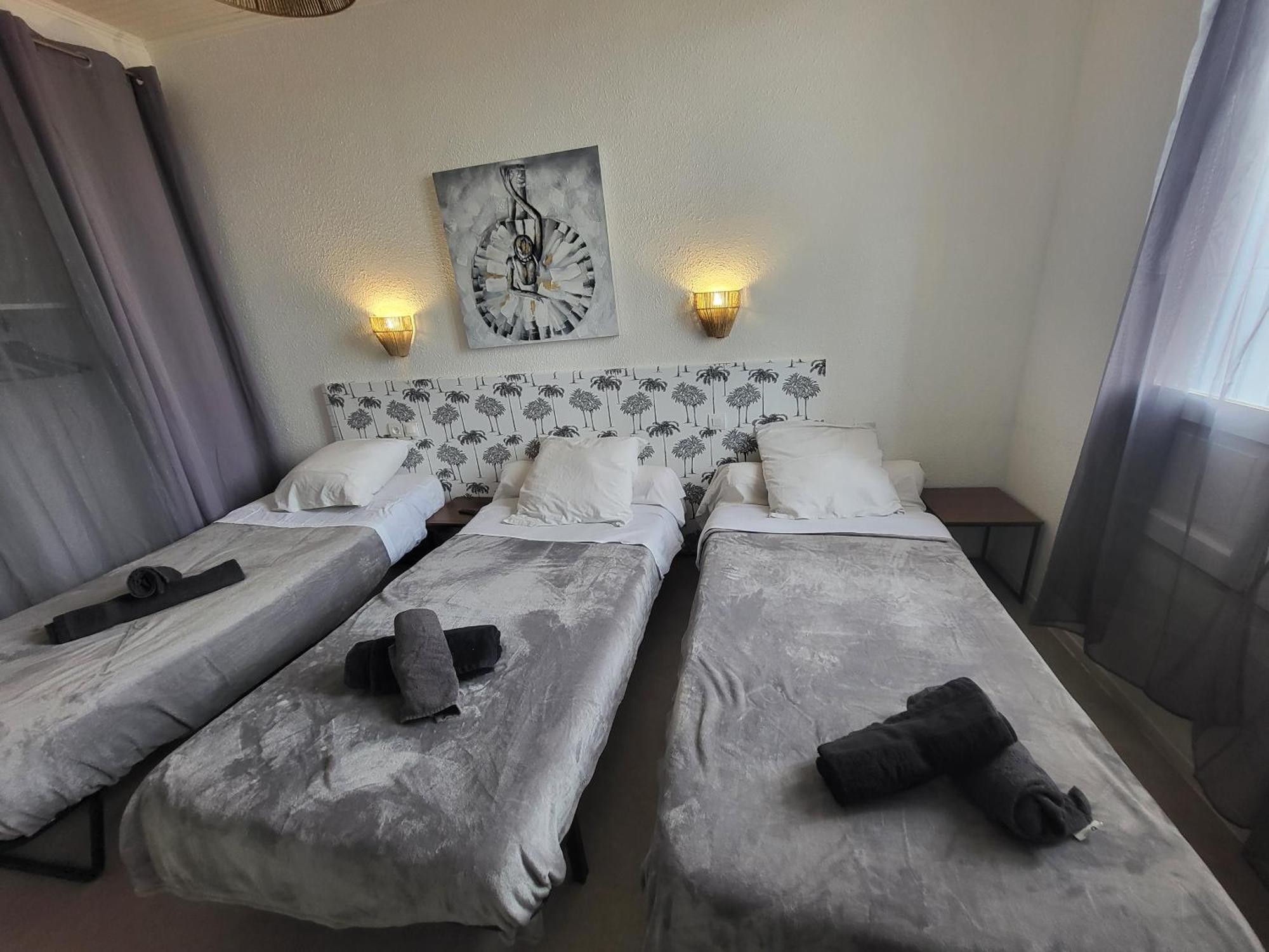 Zweibettzimmer mit Bad