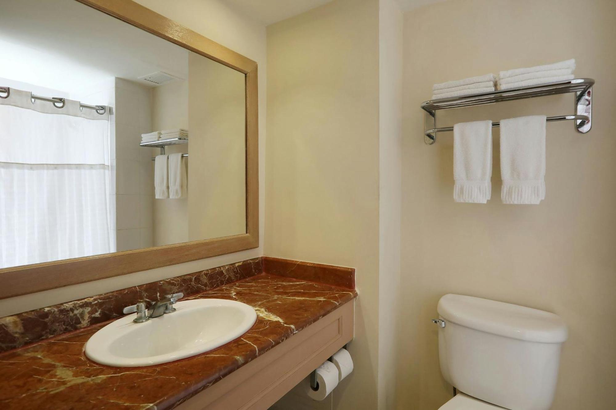 Habitación Doble Deluxe con vistas parciales al océano - cama grande