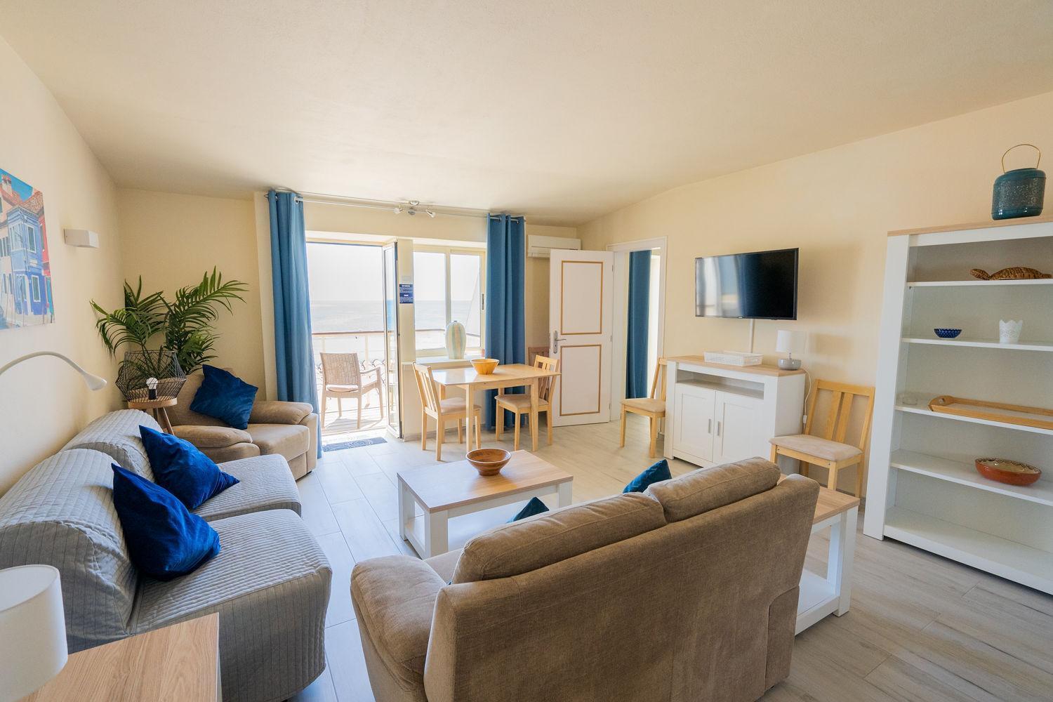 One-Bedroom Apartment Sea View