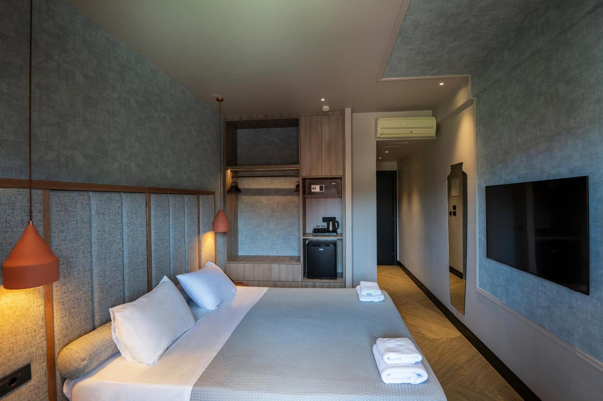 Superior Double Room Pool View