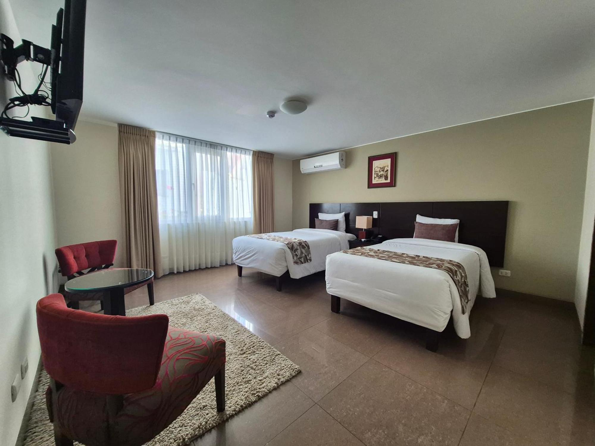 Habitación Familiar Estándar (acceso por las escaleras)