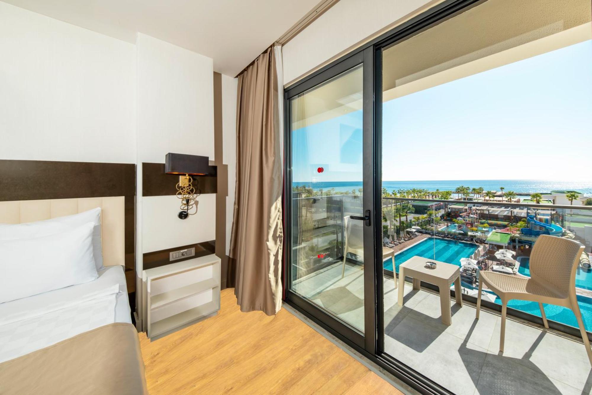 Deluxe Double Room Balcony Sea View,1649168691:JPEG